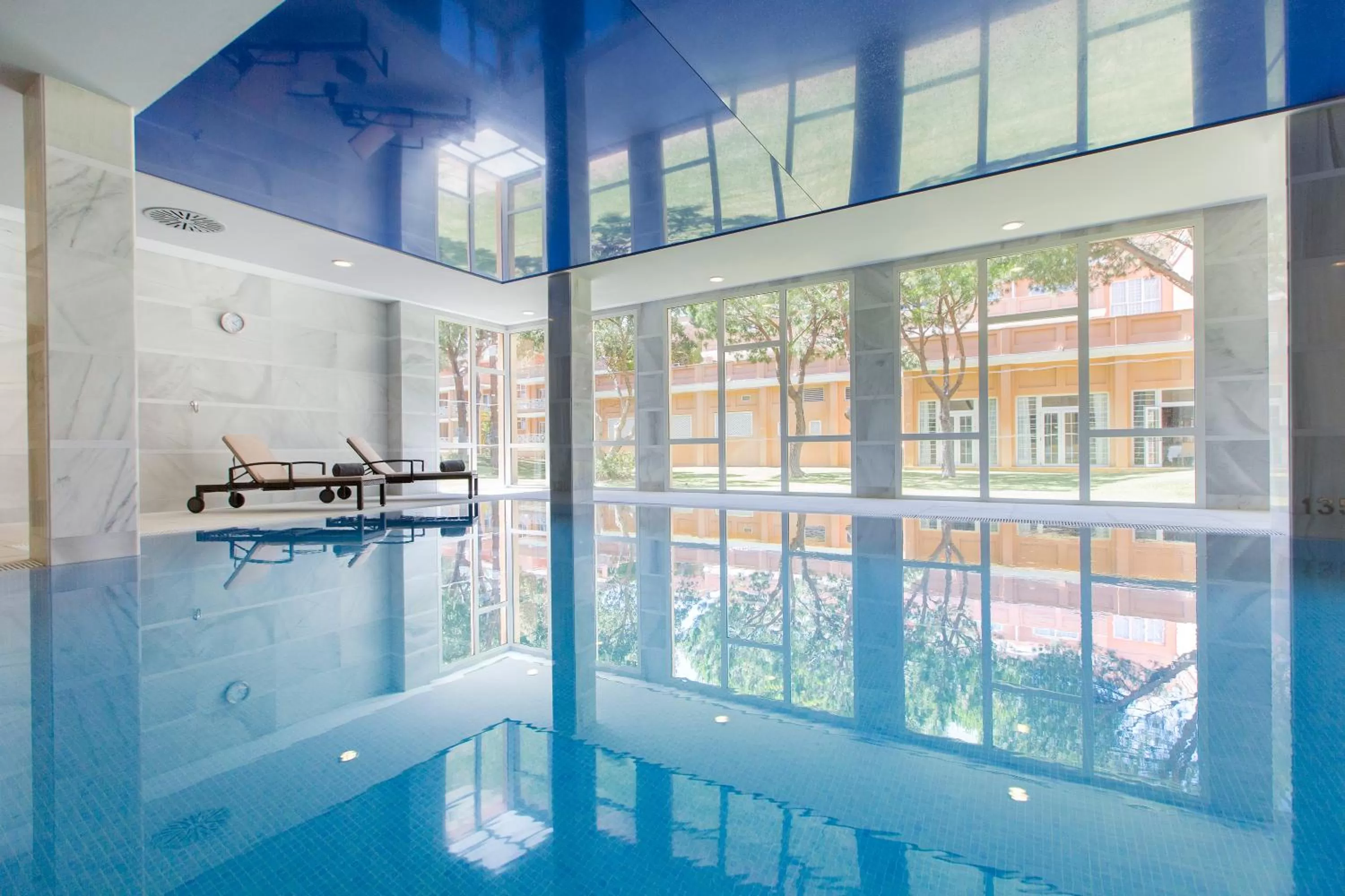 Swimming pool in Hipotels Playa La Barrosa - Adults Only