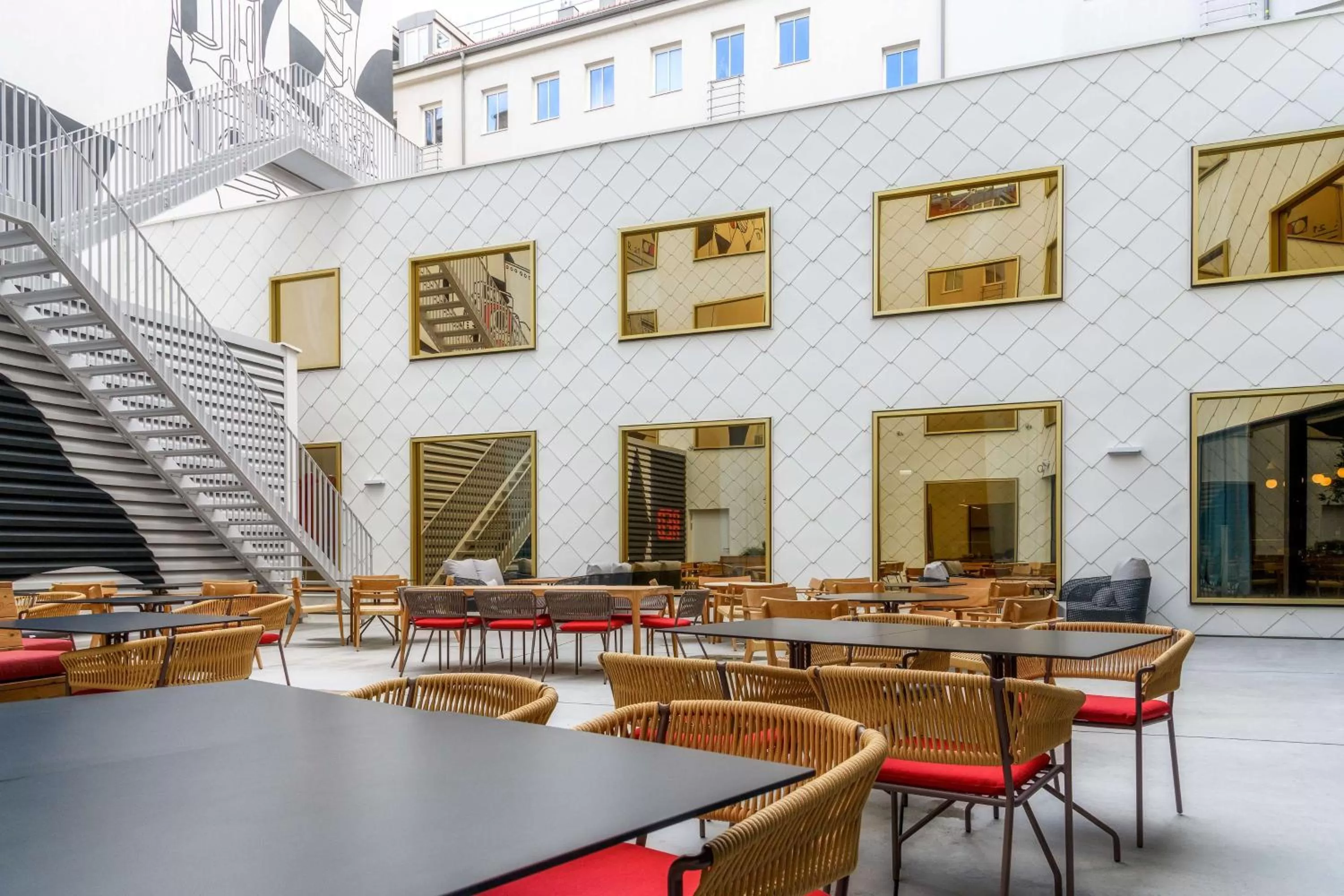 Restaurant/places to eat in Radisson RED Hotel, Vienna