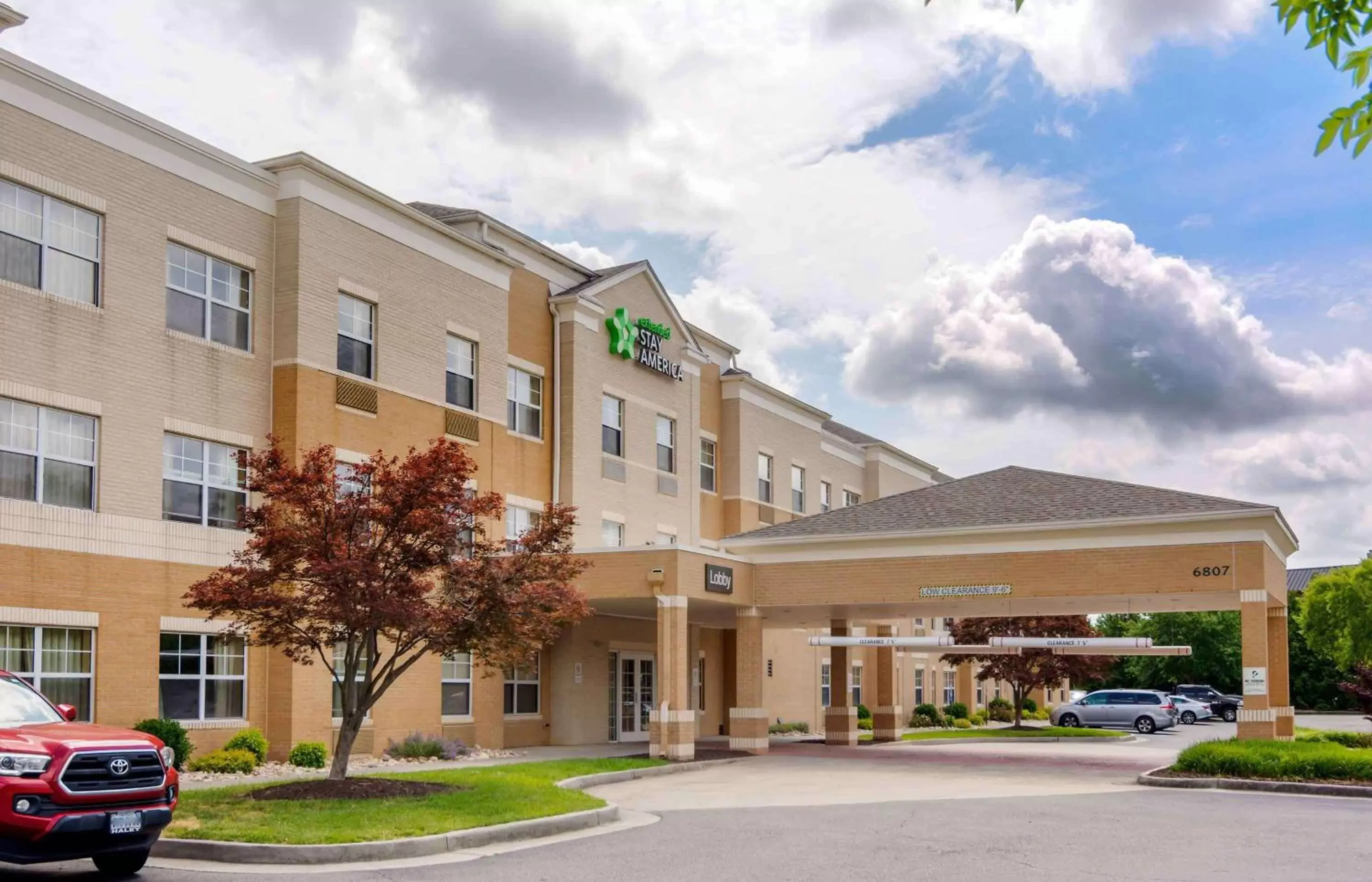 Property Building in Extended Stay America Suites - Richmond - W Broad Street - Glenside - North