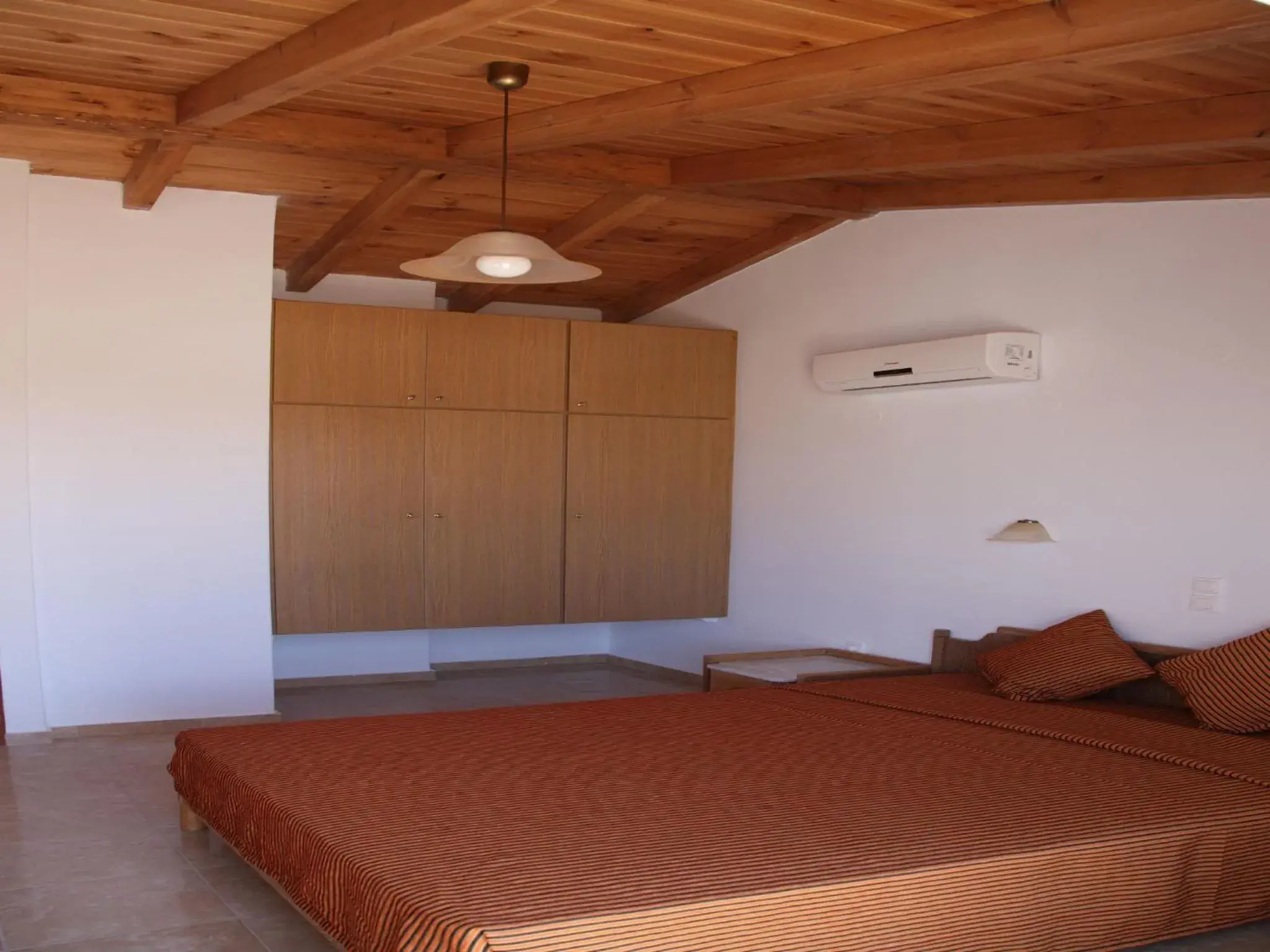 Bedroom, Bed in Ilian Beach