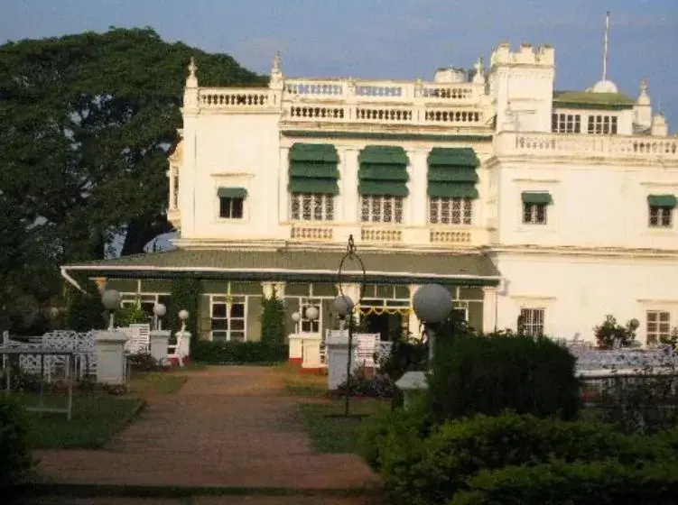 Facade/entrance, Property Building in The Green Hotel