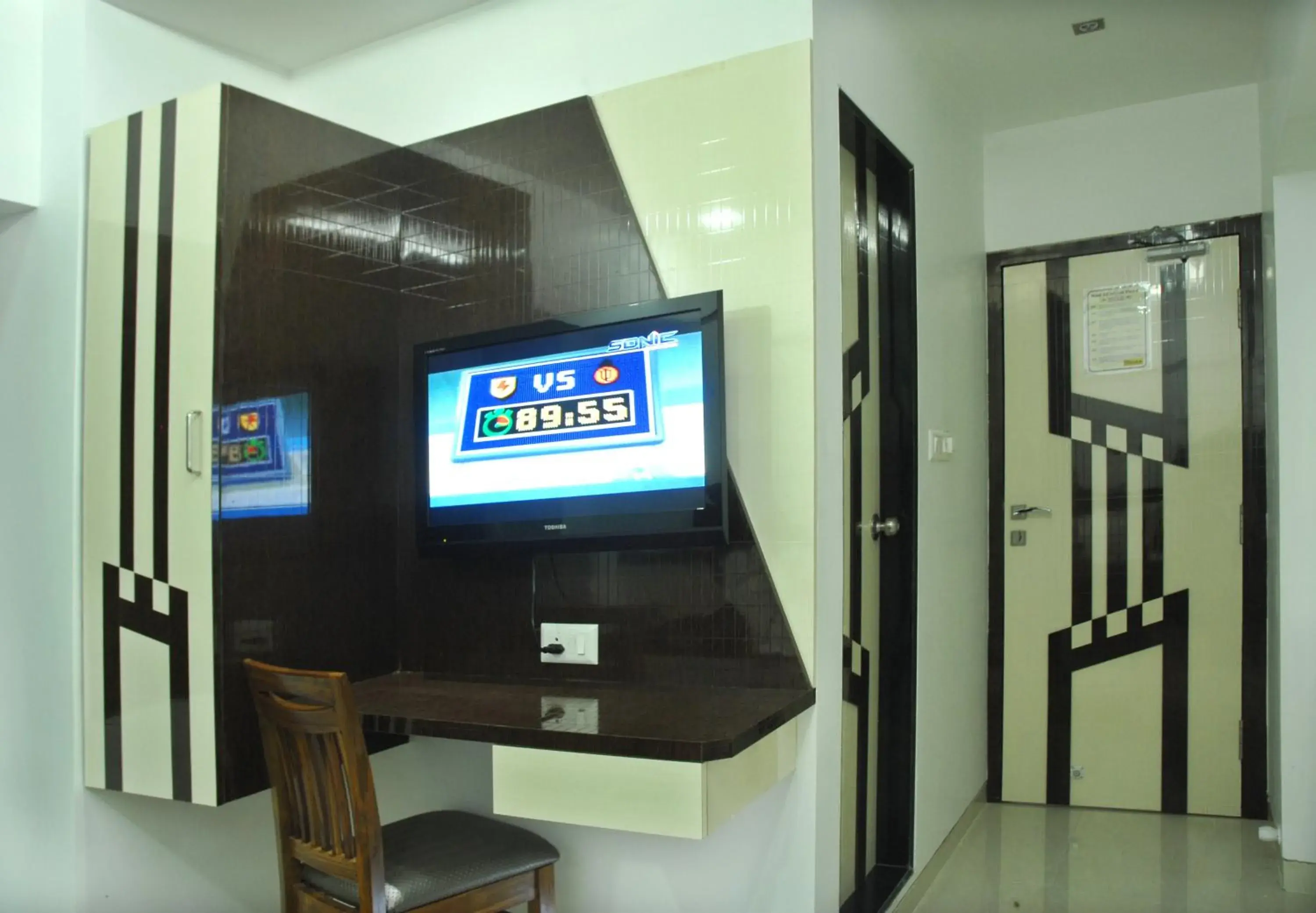 Photo of the whole room, TV/Entertainment Center in Hotel City View