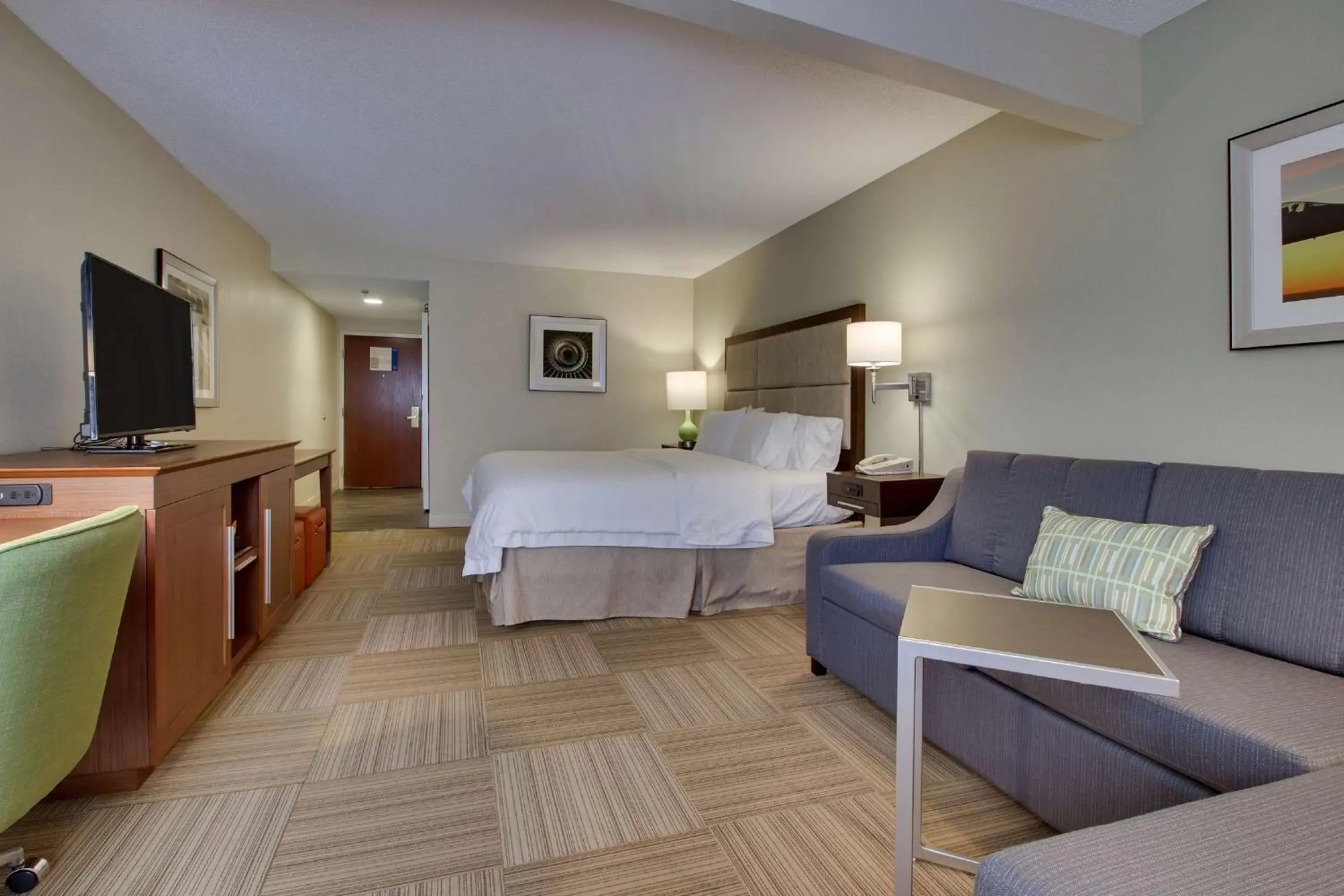 Bed in Hampton Inn Warner Robins Bed in Hampton Inn Warner Robins