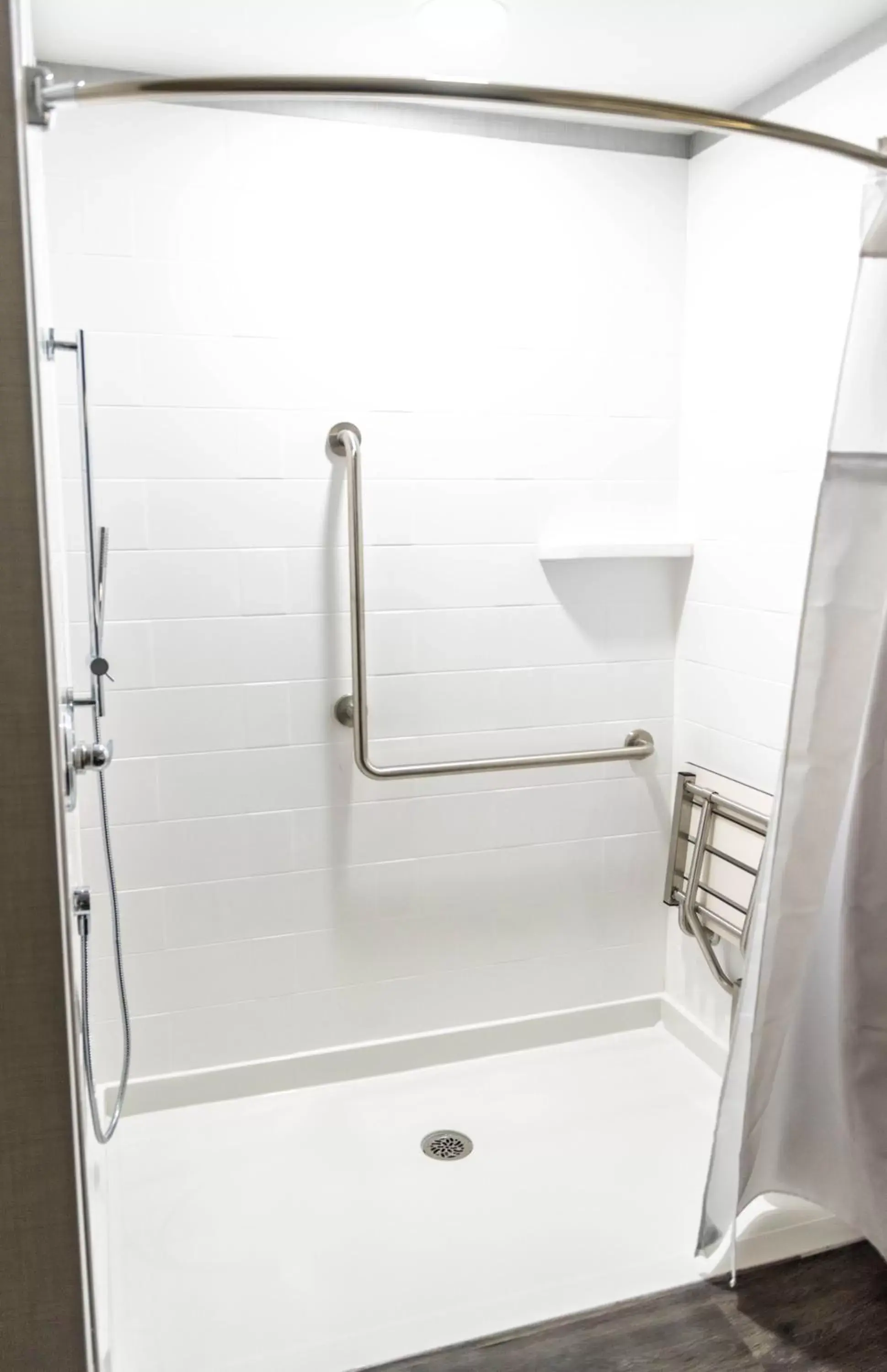 Shower, Bathroom in Best Western Premier Executive Residency Medicine Hat
