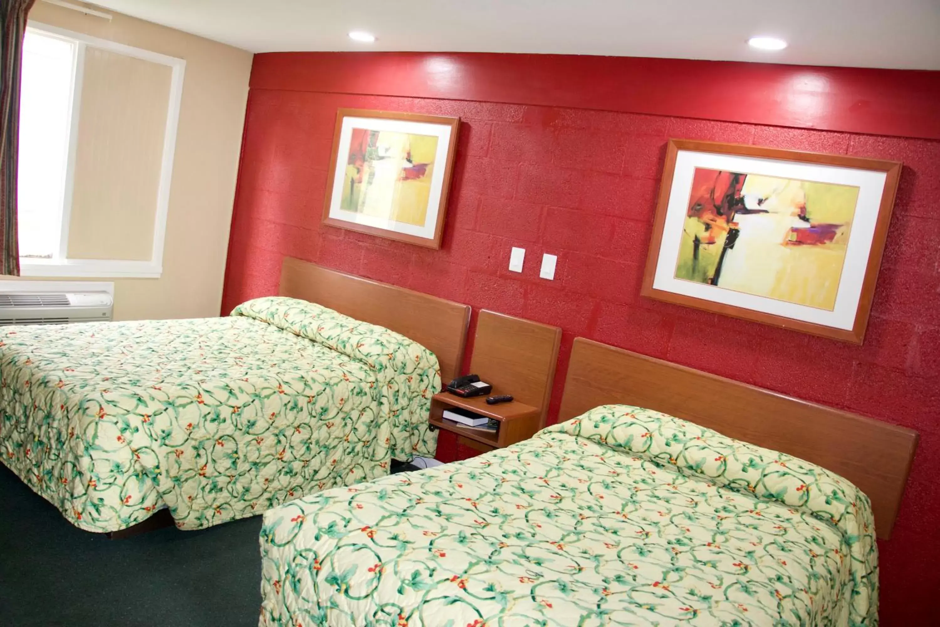 Bed in Royal Inn - North Augusta - Home Of The Masters - Augusta Downtown