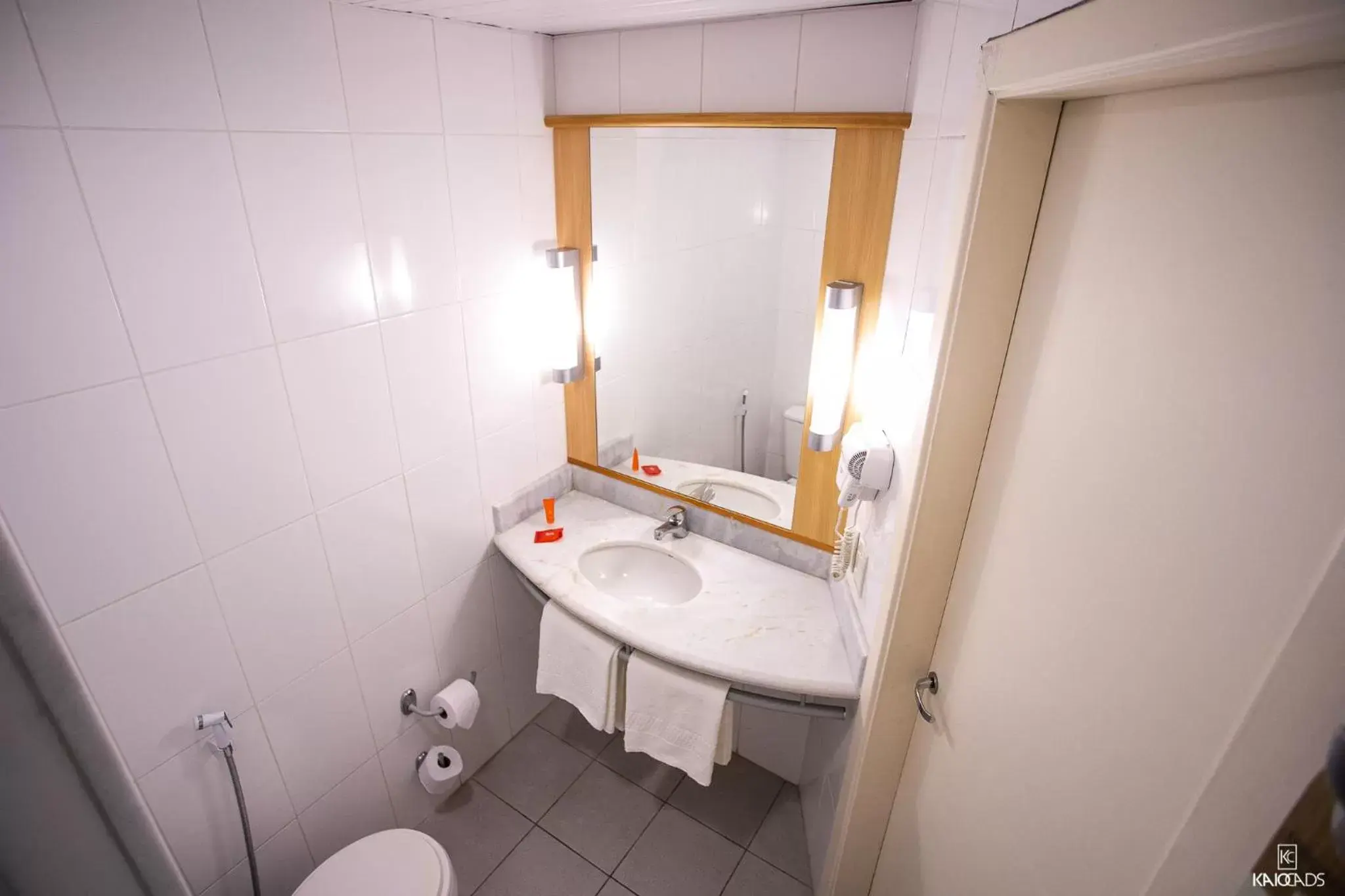 Bathroom in ibis Petrolina