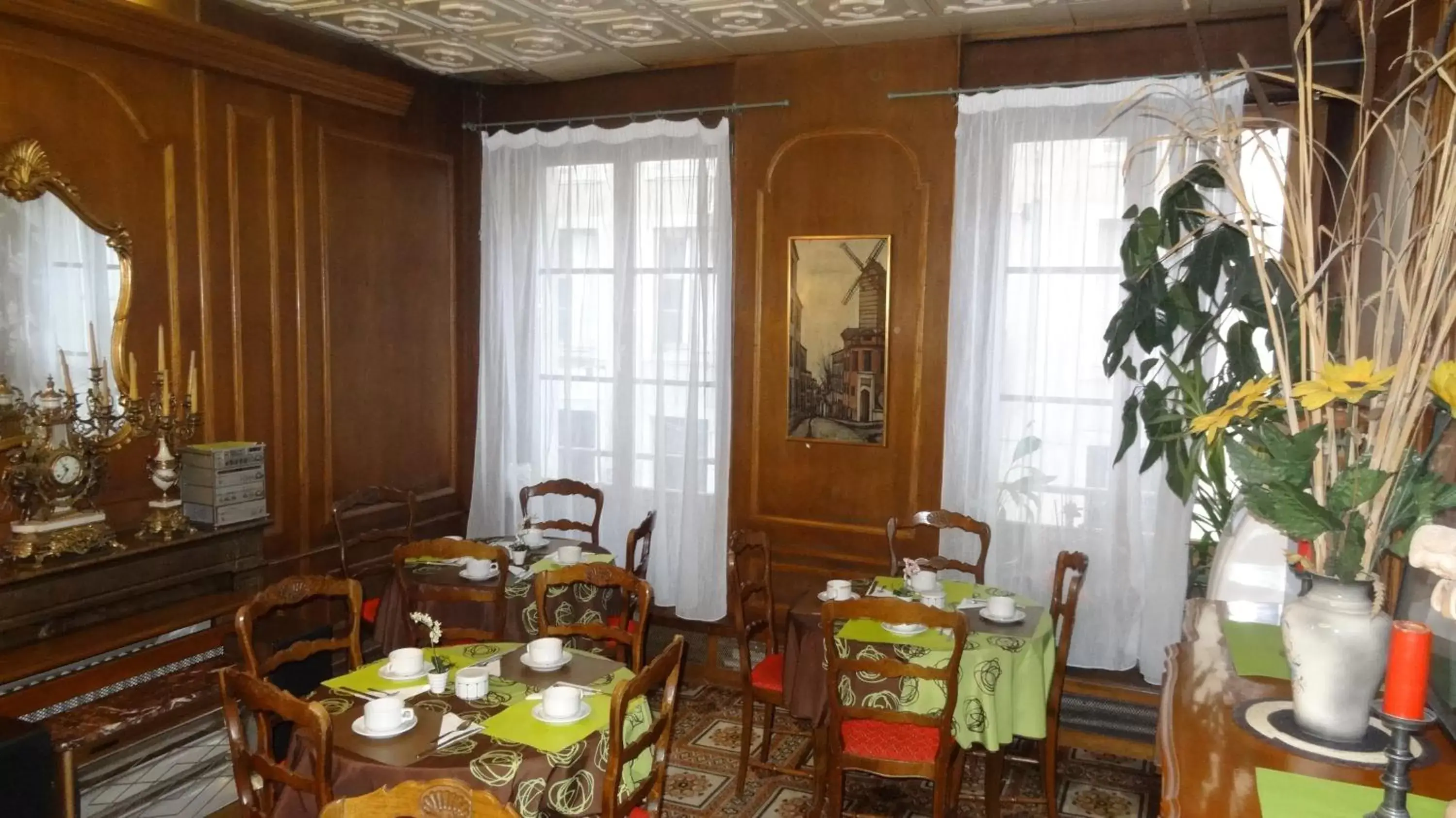 Restaurant/Places to Eat in Hotel de l'Academie