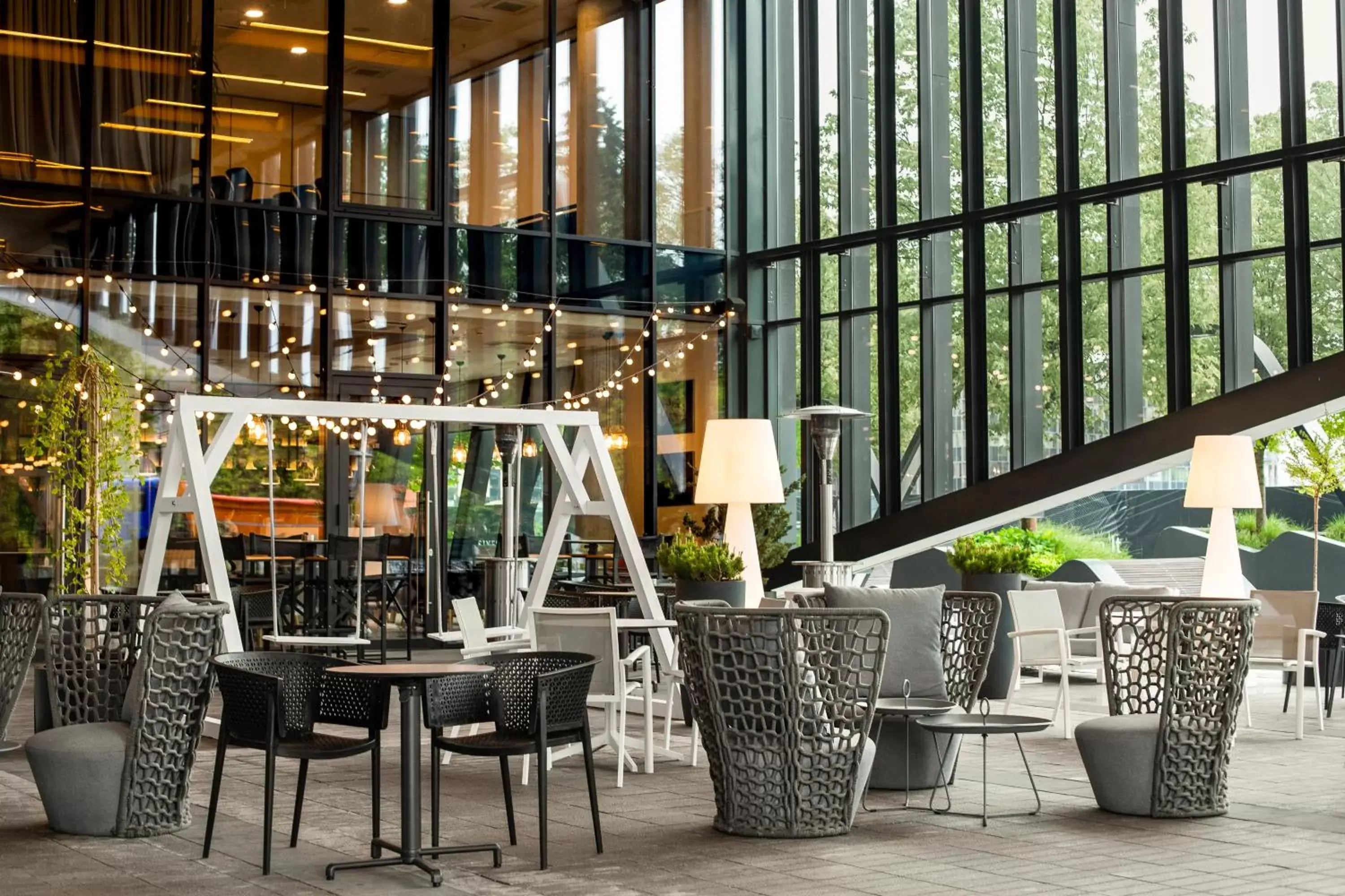 Balcony/Terrace, Restaurant/Places to Eat in Courtyard by Marriott Vilnius City Center