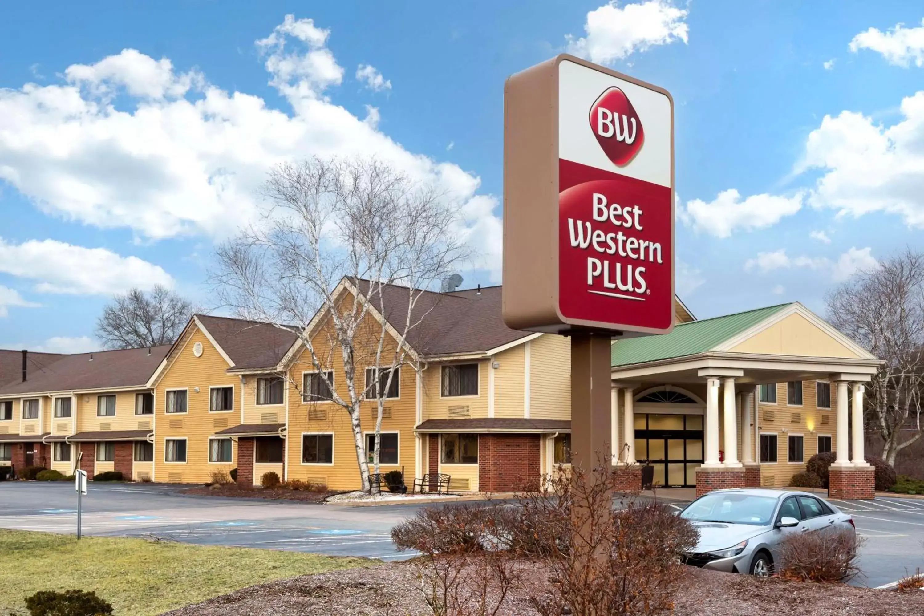 Property Building in Best Western Plus The Inn at Sharon/Foxboro