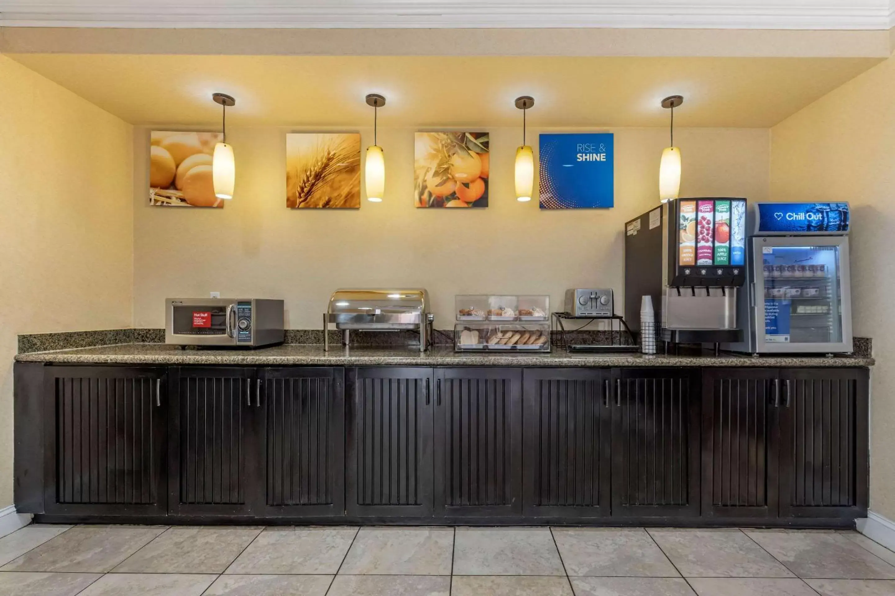 Restaurant/places to eat in Comfort Inn Cranberry Township