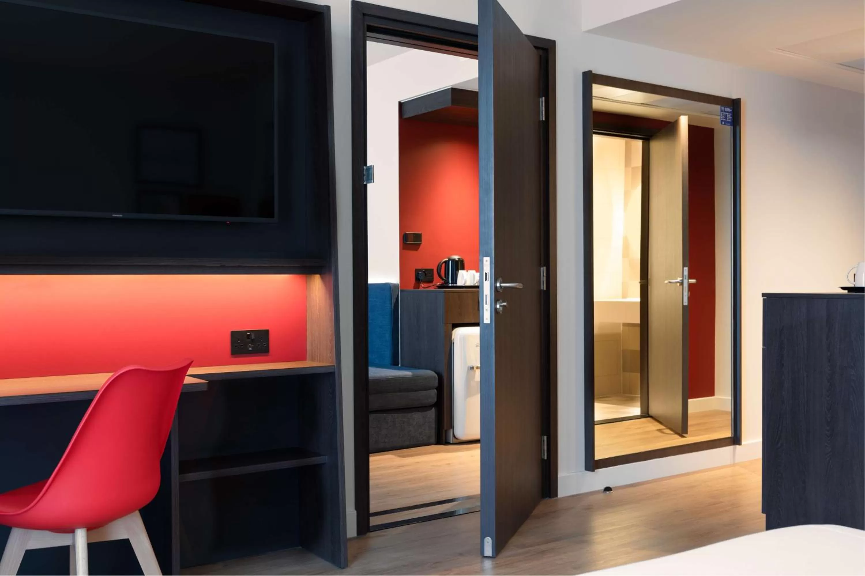 Bedroom, Bed in Hampton by Hilton Ashford International