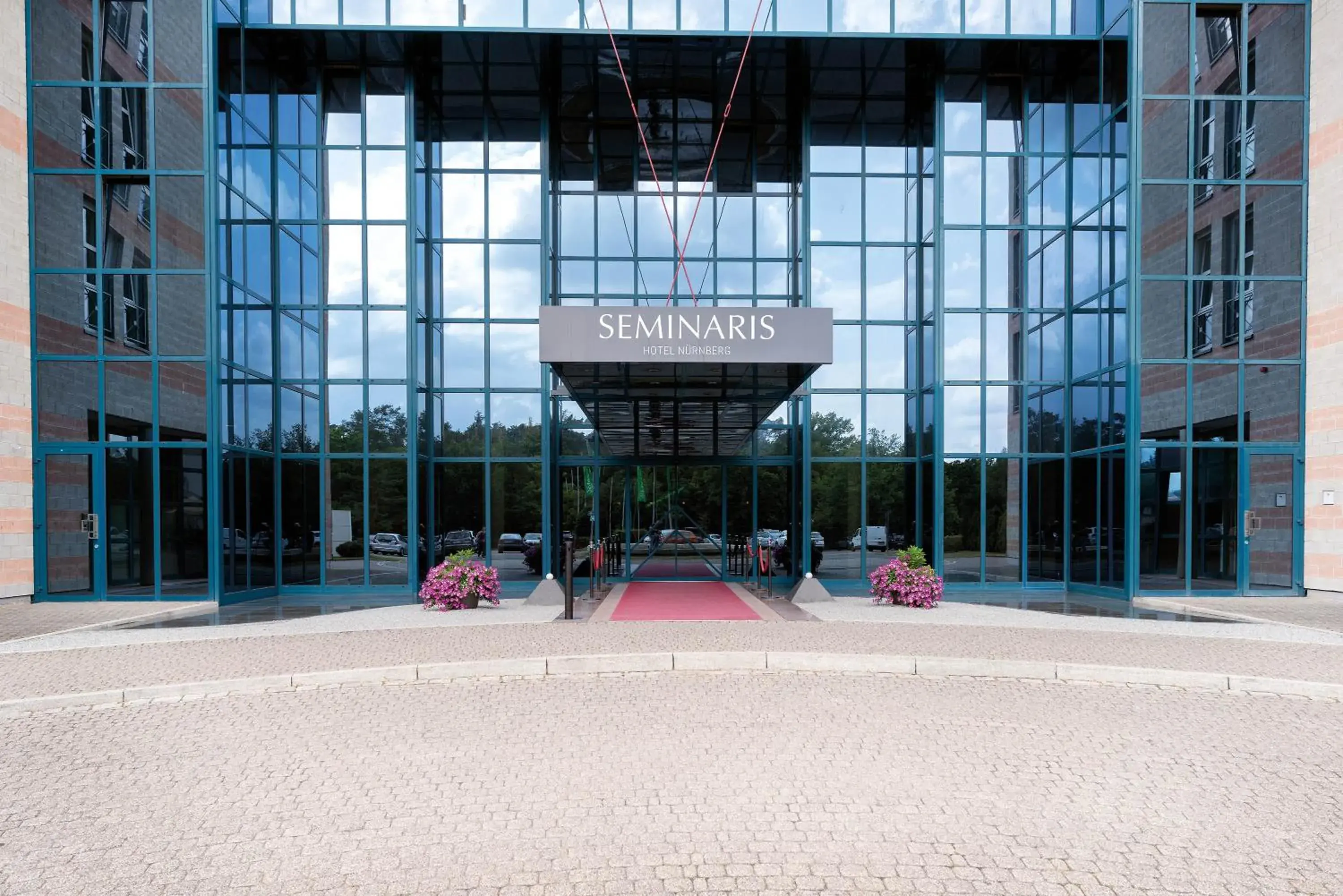 Facade/entrance in Seminaris Hotel Nürnberg