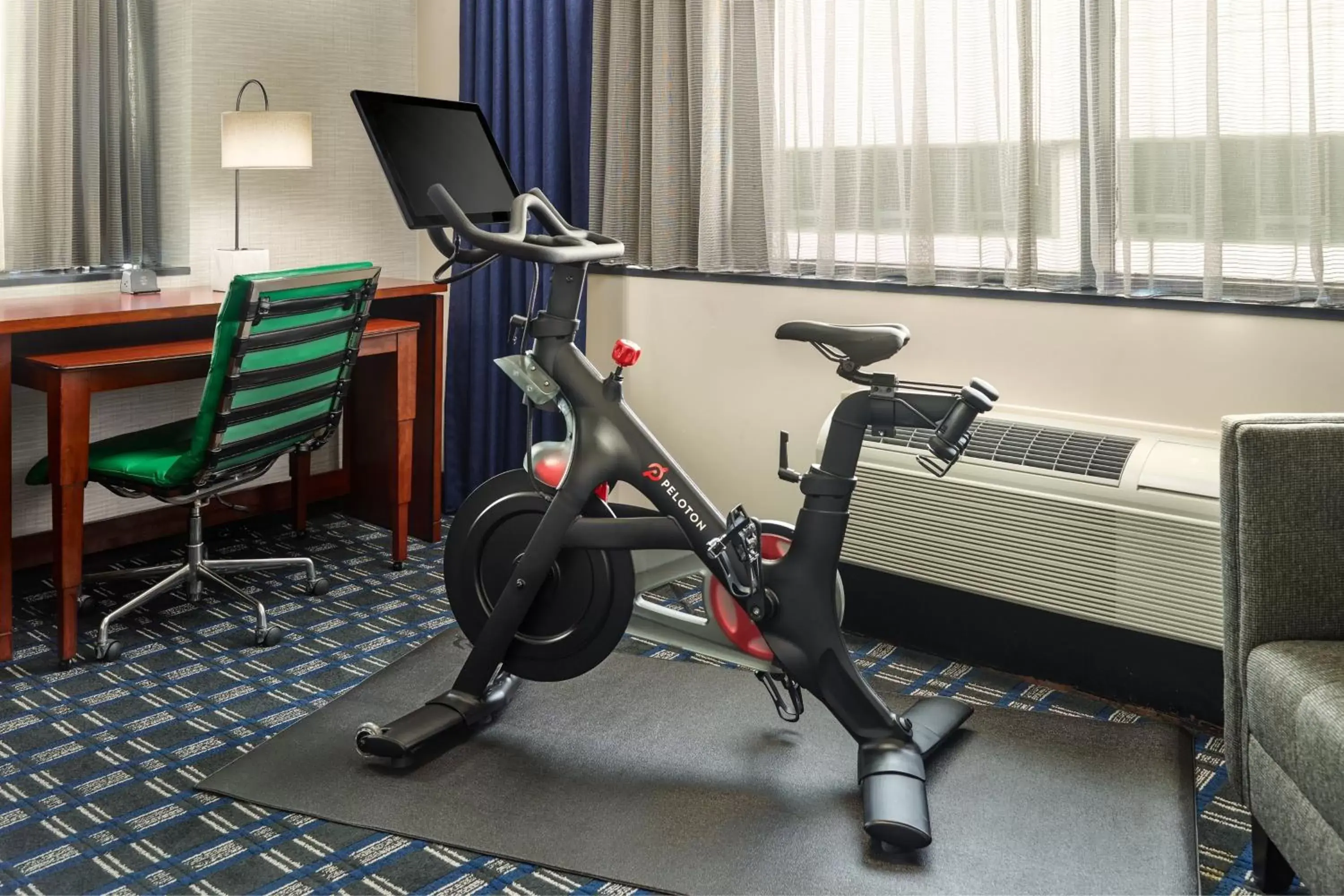 Photo of the whole room, Fitness Center/Facilities in Courtyard Arlington Crystal City/Reagan National Airport