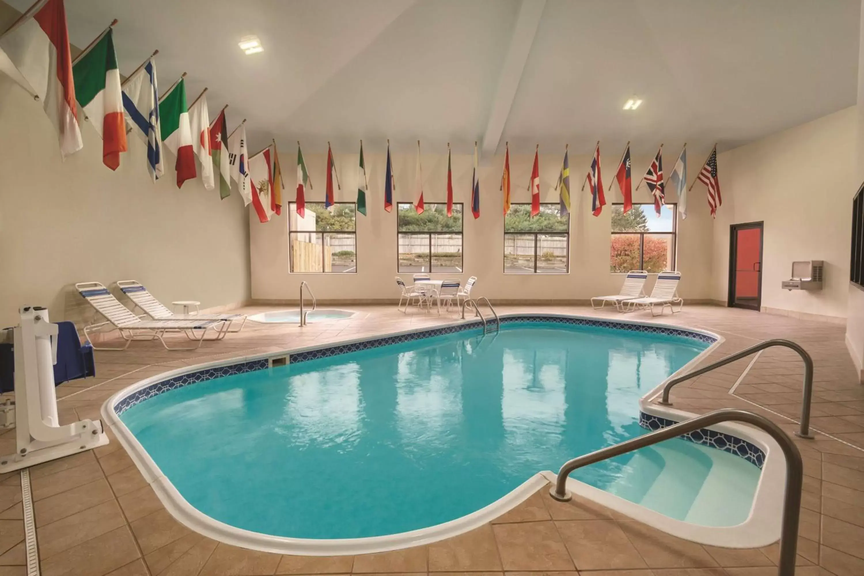 Activities, Swimming Pool in Radisson Hotel & Conference Center Rockford
