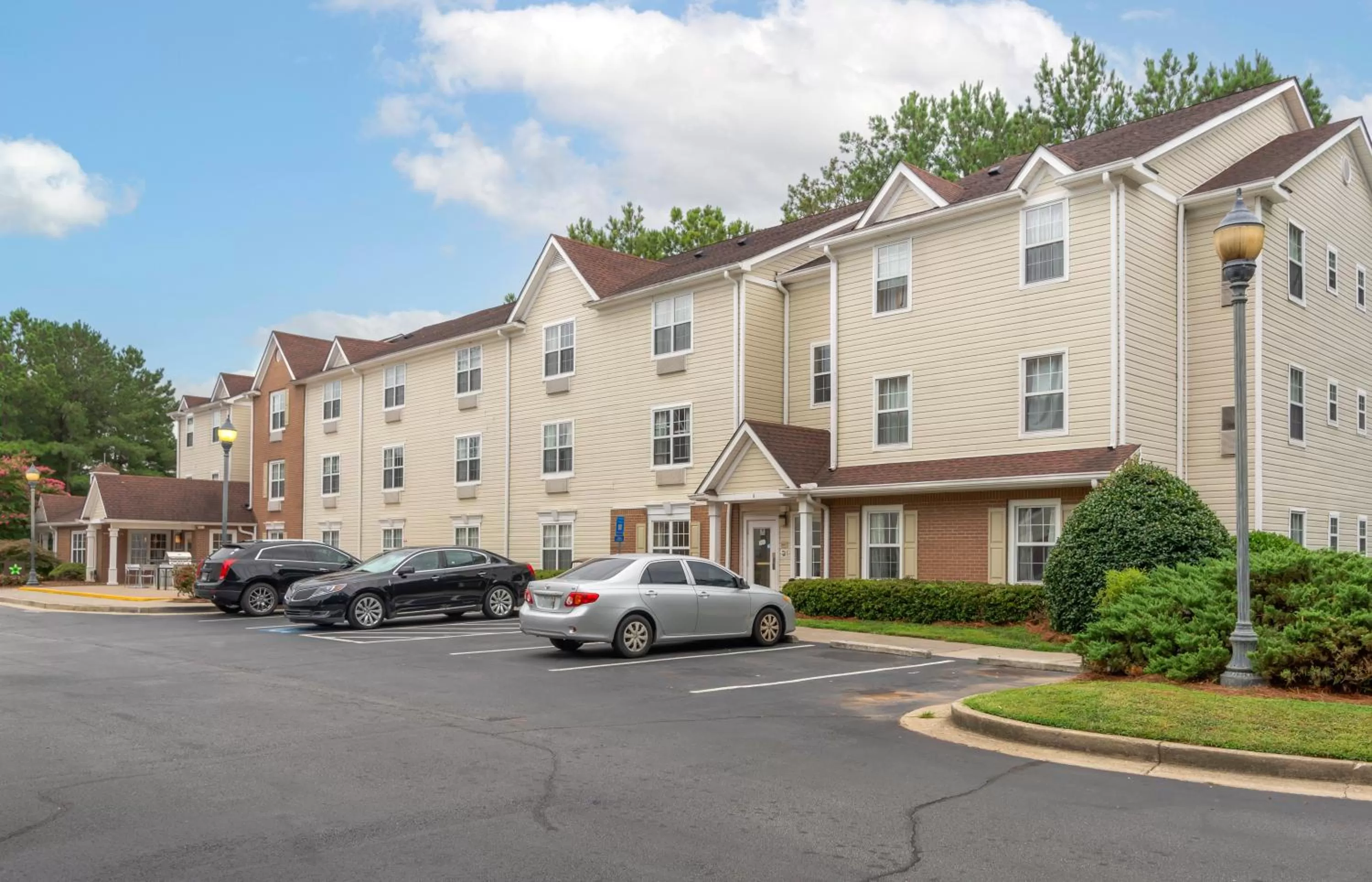 Property building in Extended Stay America Suites - Atlanta - Norcross - Peachtree Corners