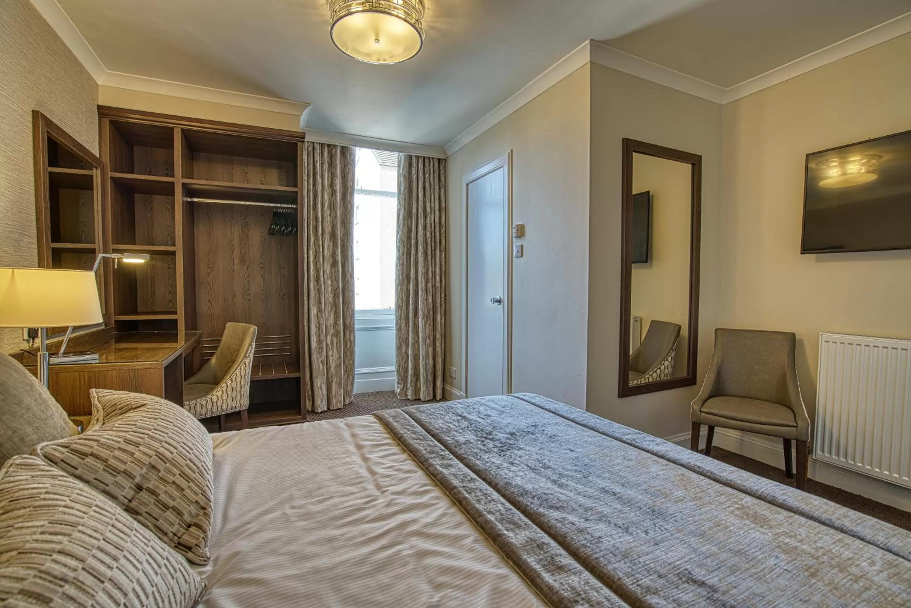 Bed in Inverness Palace Hotel & Spa, WorldHotels Distinctive