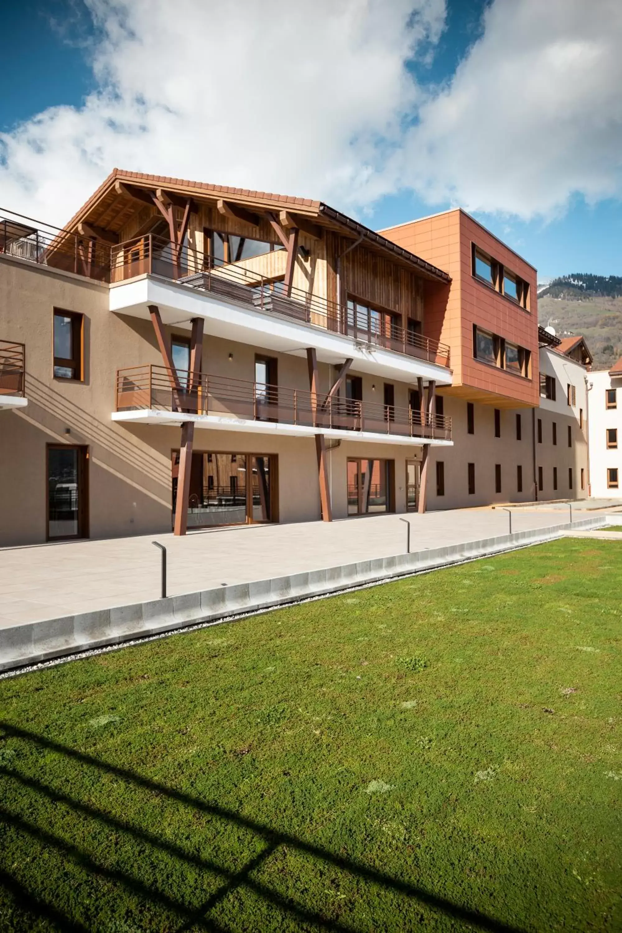 Property Building in Hotel Base Camp Lodge - Bourg Saint Maurice