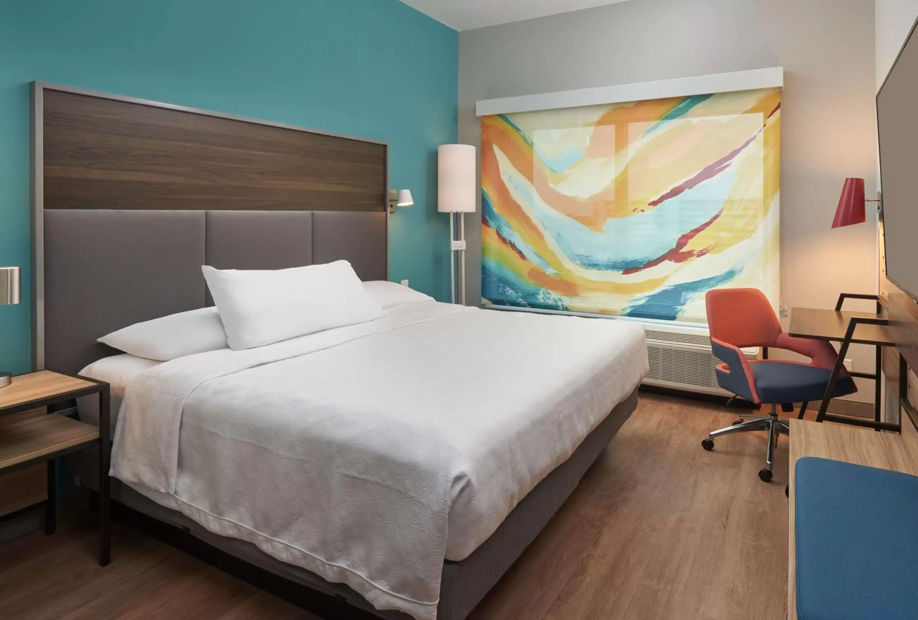 Bedroom, Bed in Tru By Hilton Pompano Beach Pier