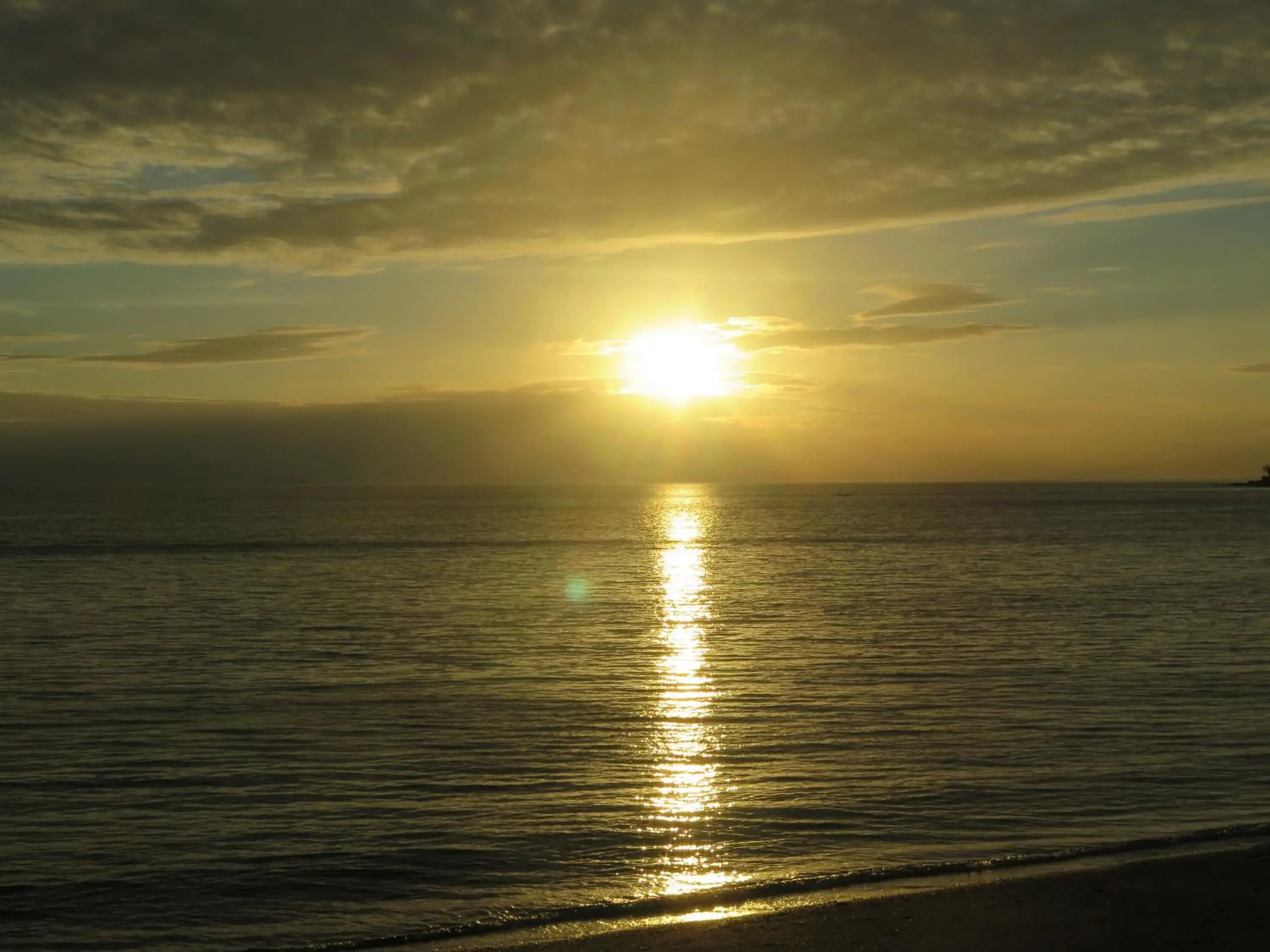 Sea view, Sunrise/Sunset in Badladz Beach and Dive Resort