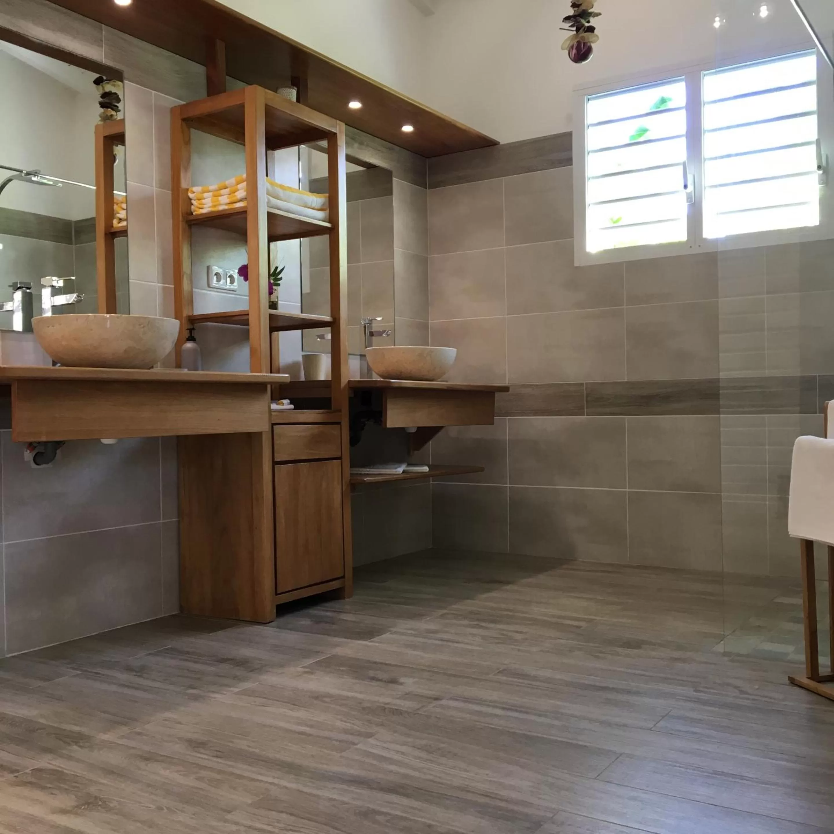 Bathroom in Chambres d'hôtes et villas chez Flo