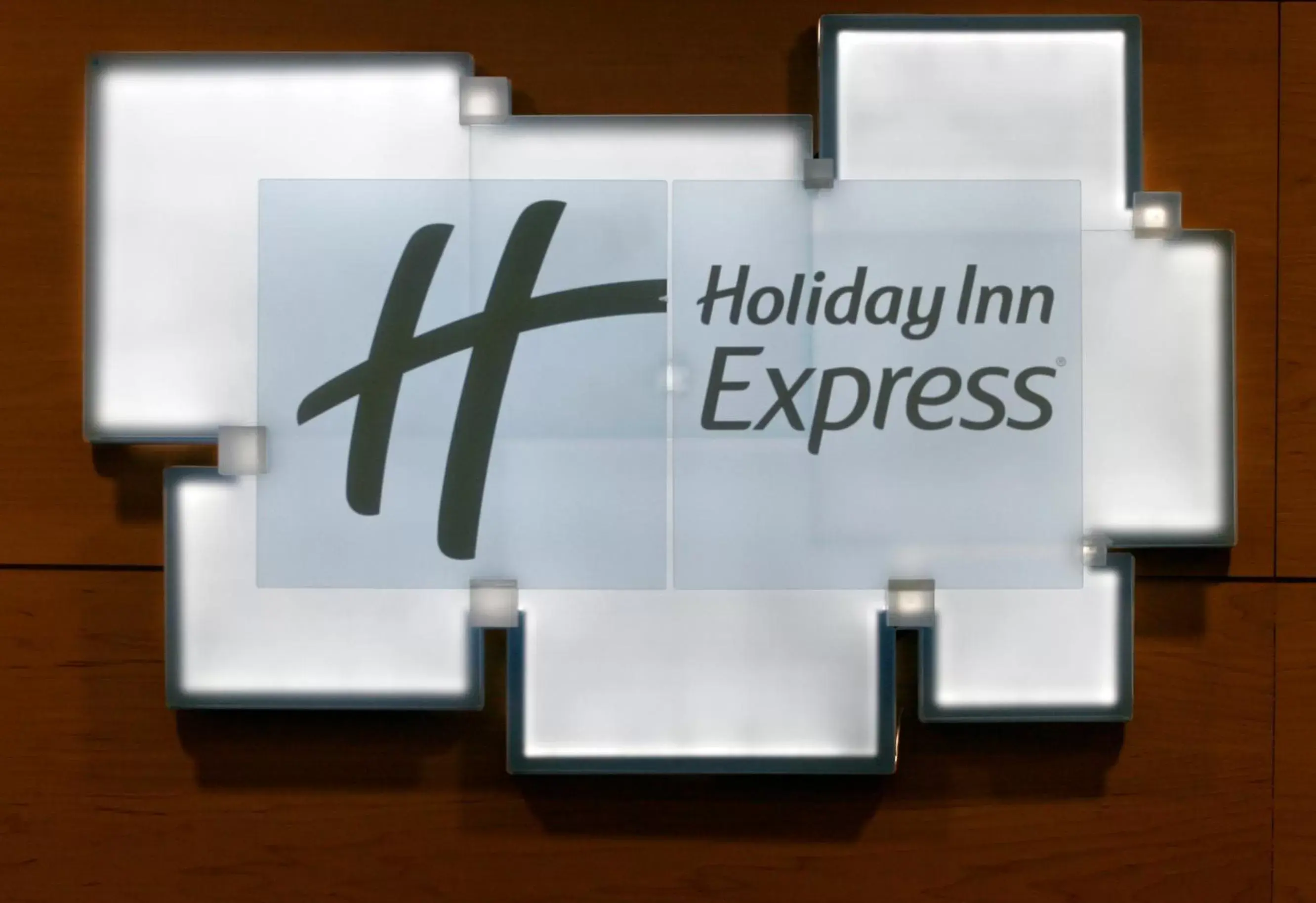 Logo/Certificate/Sign in Holiday Inn Express Sant Cugat, an IHG Hotel