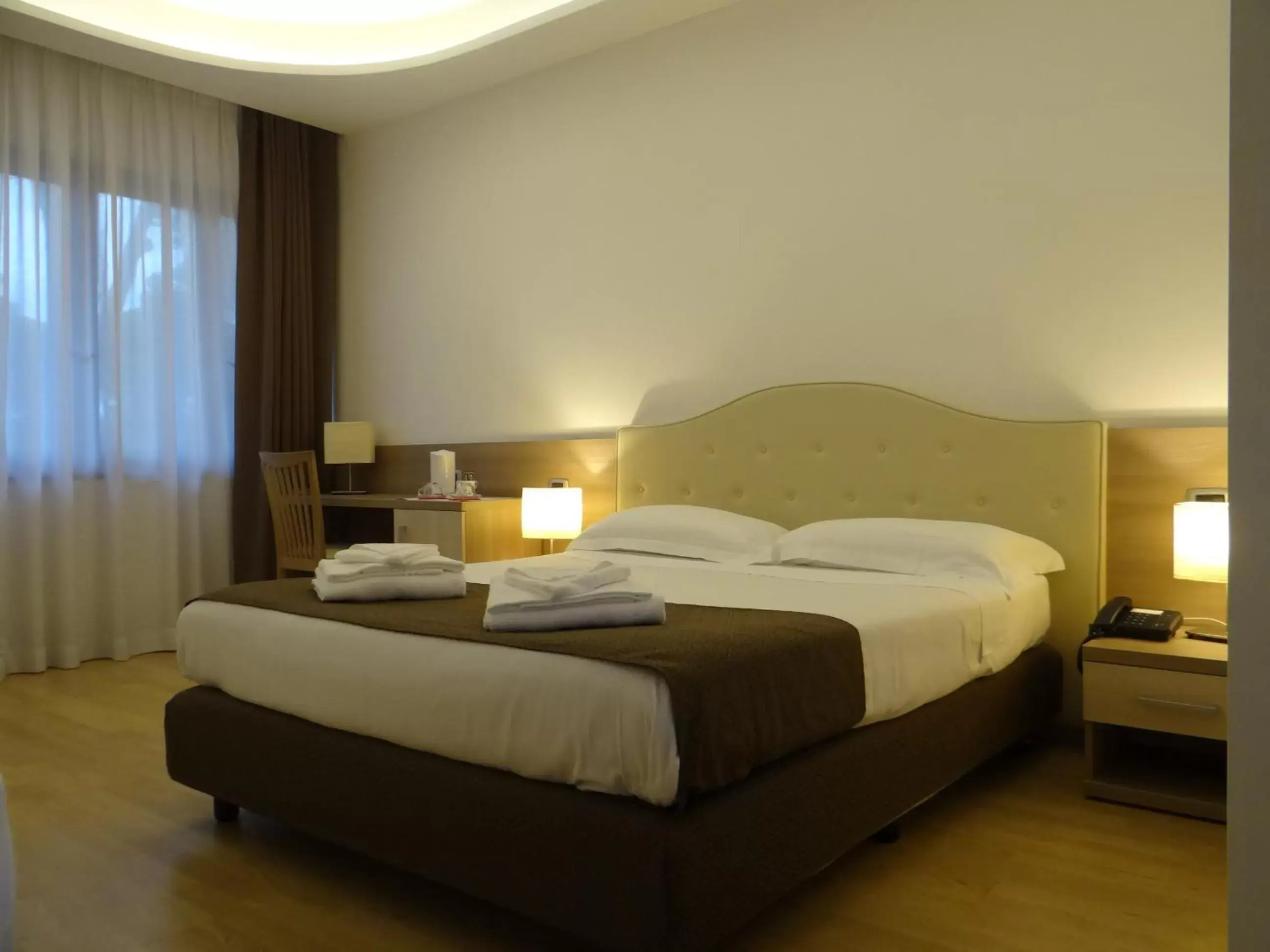 Photo of the whole room, Bed in Hotel Boomerang Roma