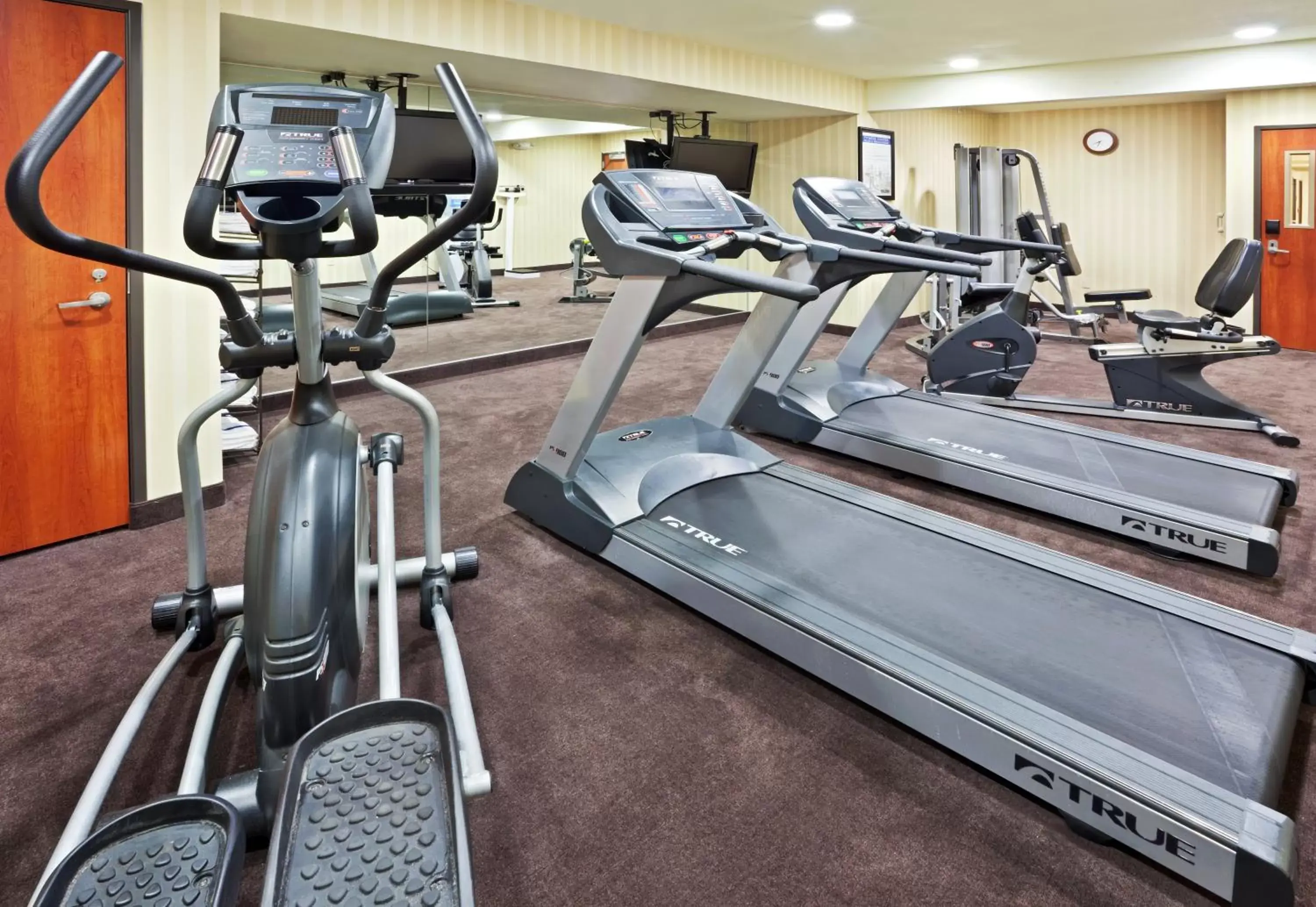 Fitness centre/facilities, Fitness Center/Facilities in Holiday Inn Express Portland South - Lake Oswego, an IHG Hotel