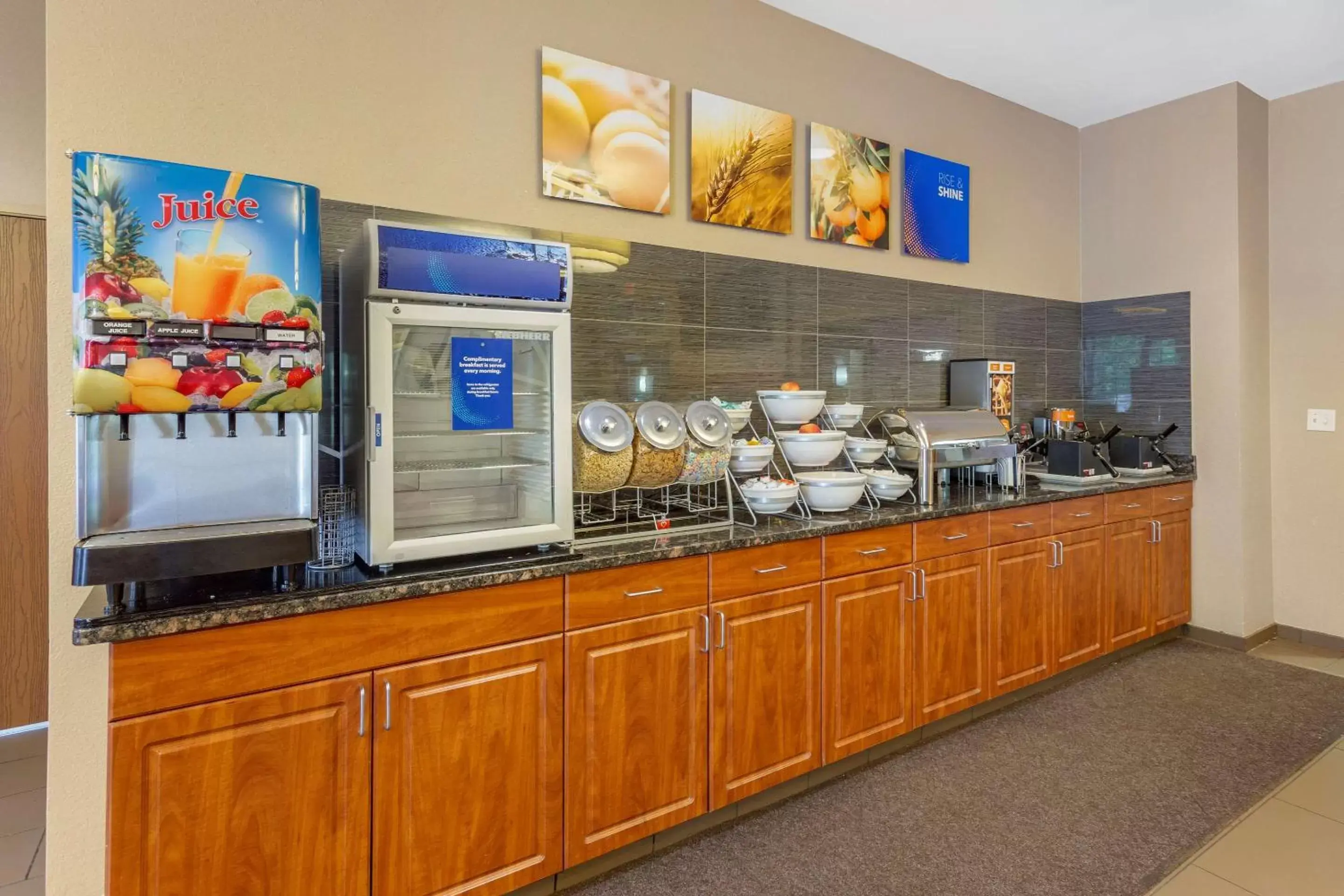 Restaurant/places to eat in Comfort Suites Grayslake near Libertyville North