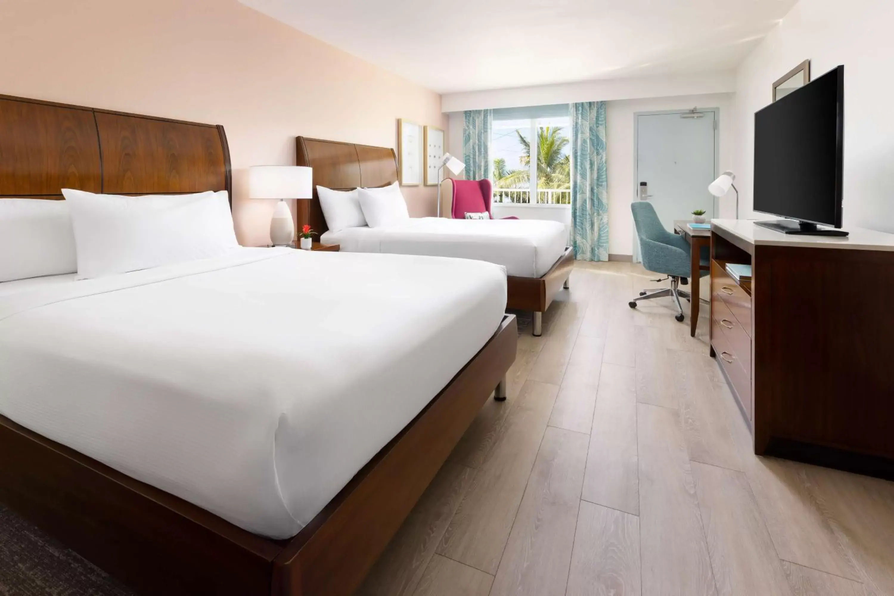 Bed in Hilton Garden Inn Key West / The Keys Collection