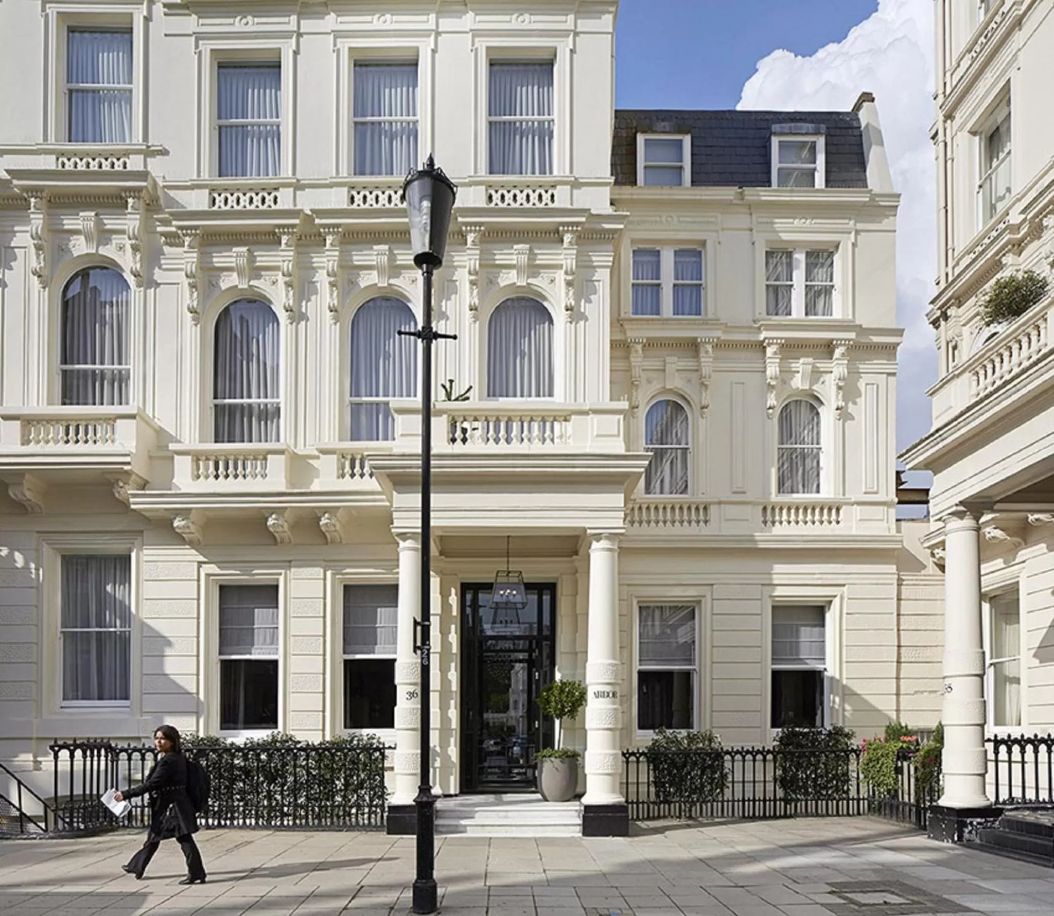 Facade/entrance in Signature Townhouse London Hyde Park