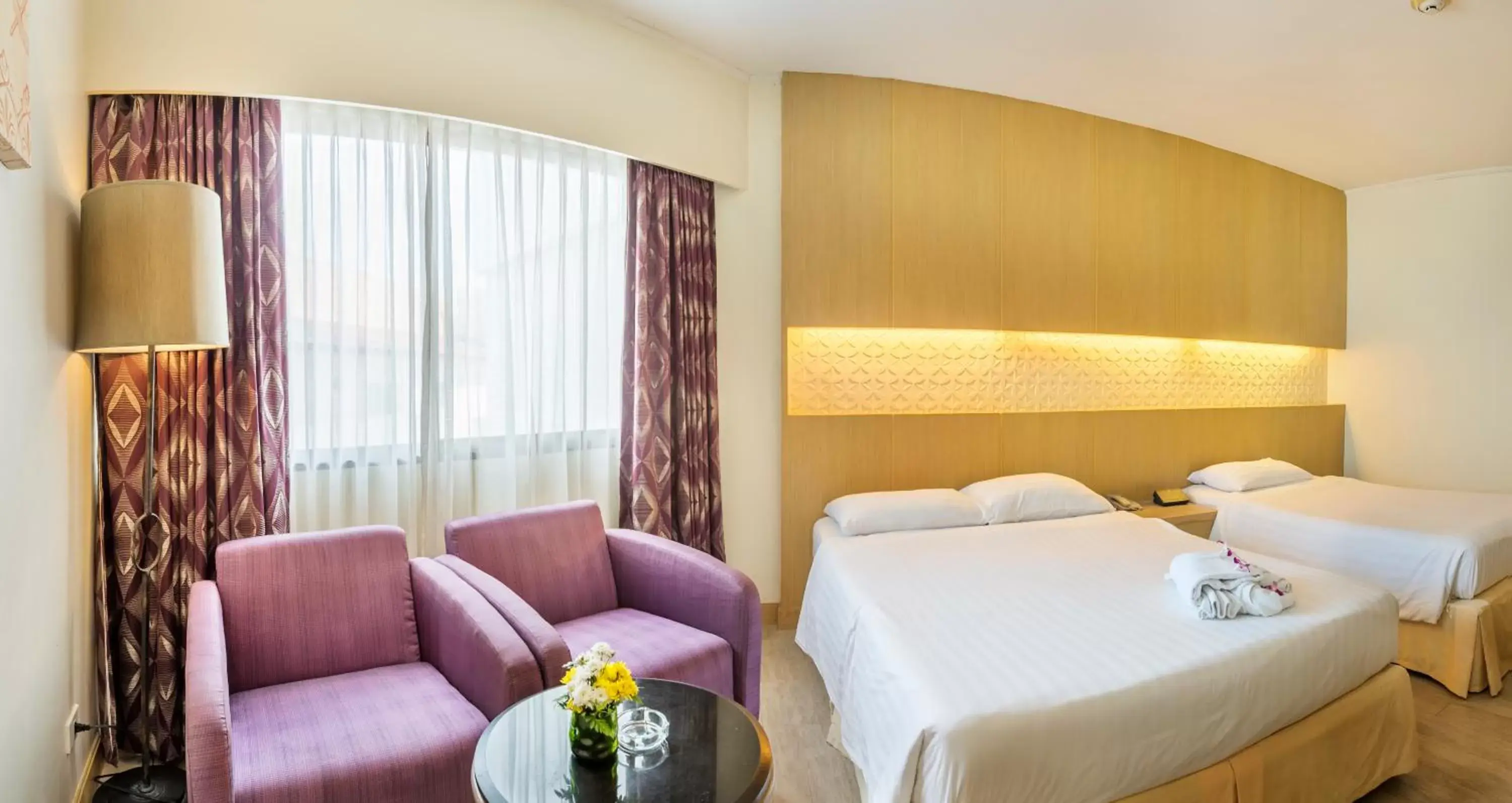 Bed, Room Photo in Jomtien Palm Beach Hotel and Resort - SHA Extra Plus