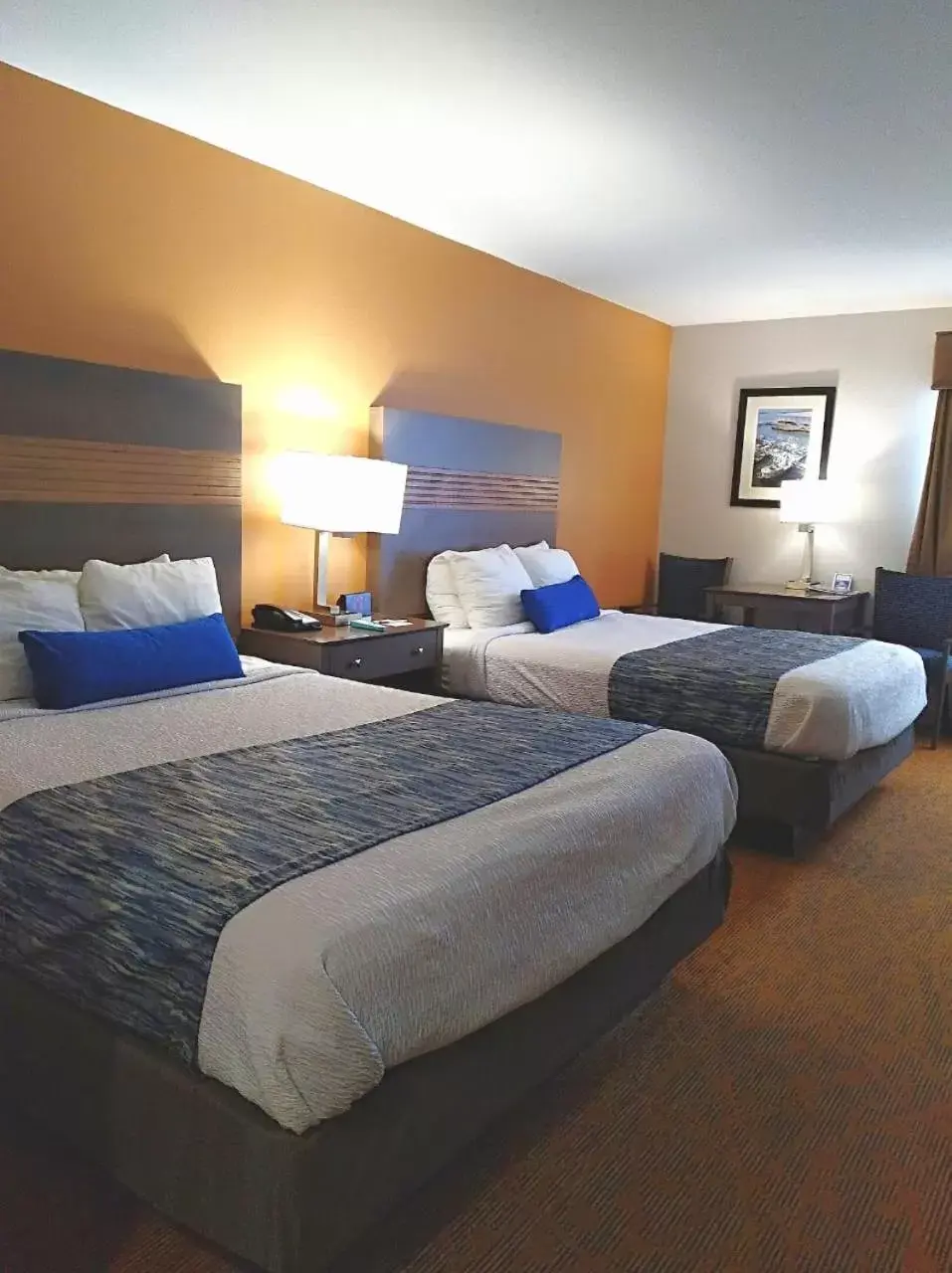 Bed in Best Western Plus Cypress Creek