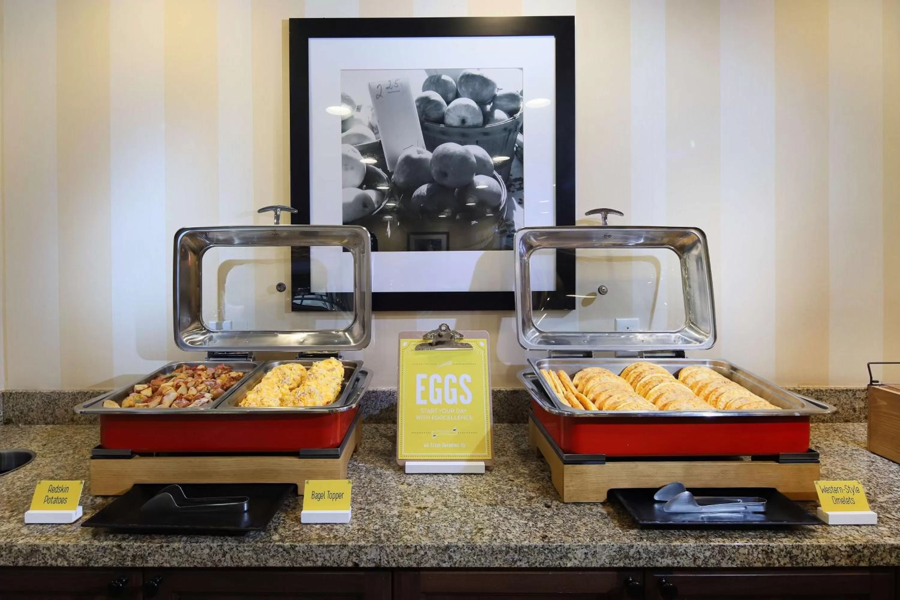 Breakfast in Hampton Inn & Suites Tucson Mall