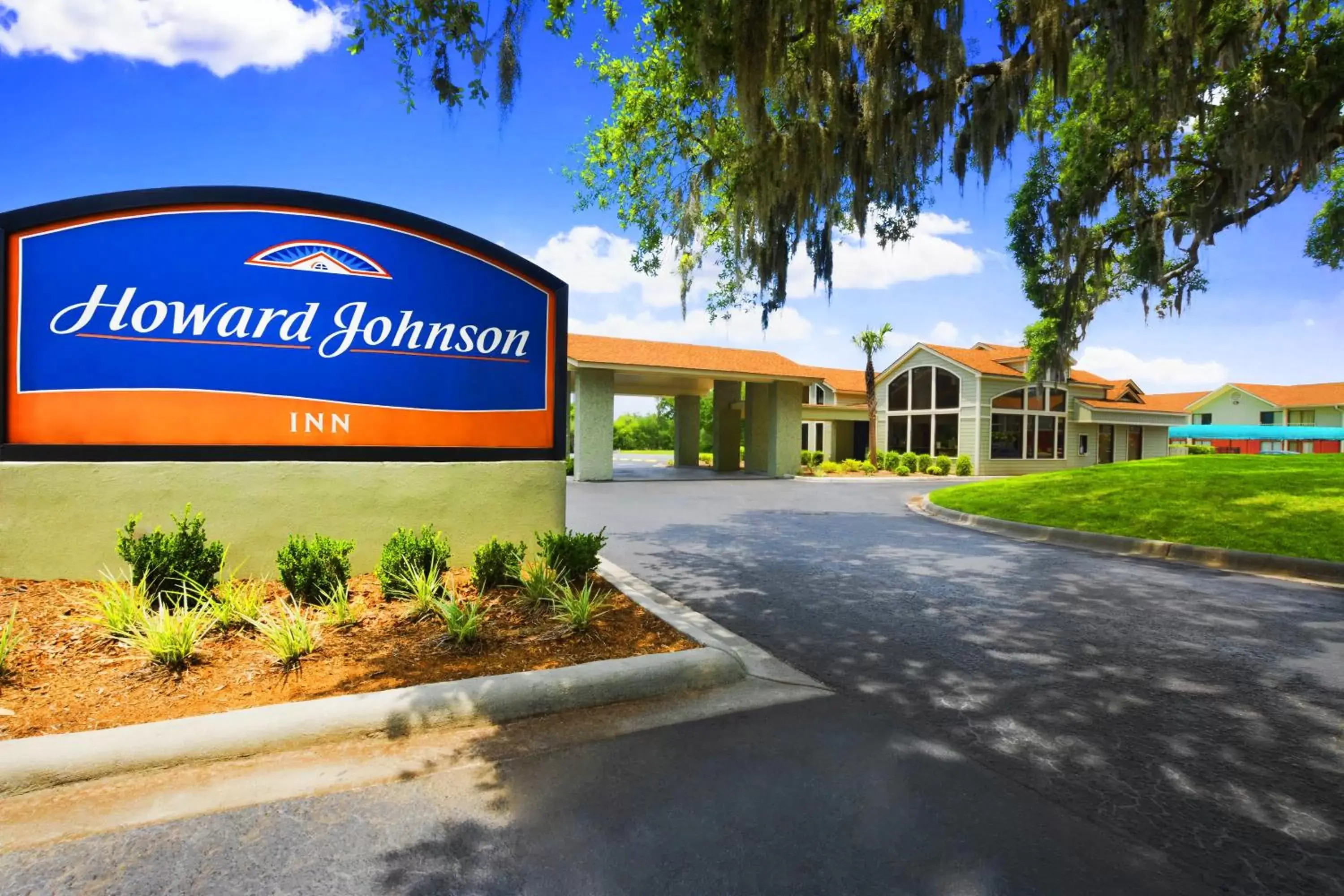 Facade/entrance in Howard Johnson by Wyndham Beaufort/Parris Island Facade/entrance in Howard Johnson by Wyndham Beaufort/Parris Island