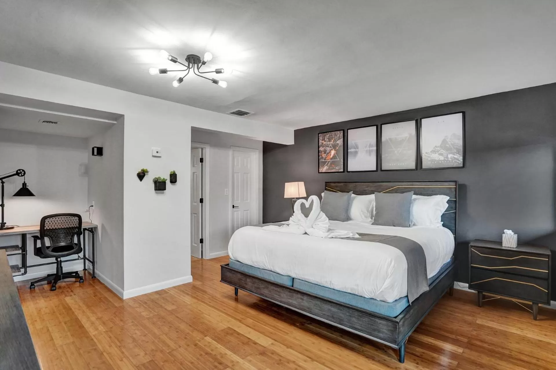 Other, Bed in RA suites