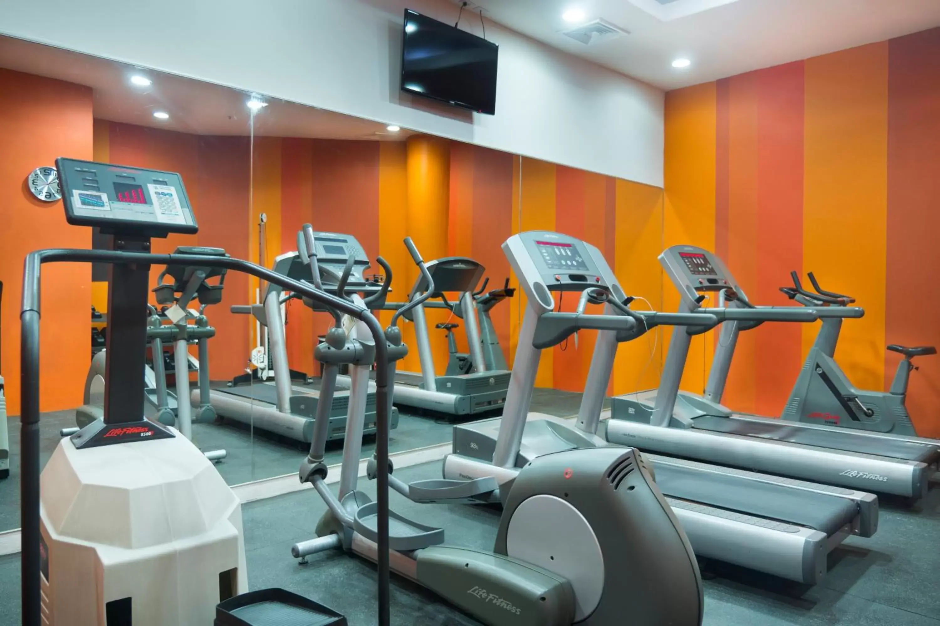 Fitness centre/facilities, Fitness Center/Facilities in Holiday Inn Tijuana Zona Rio, an IHG Hotel