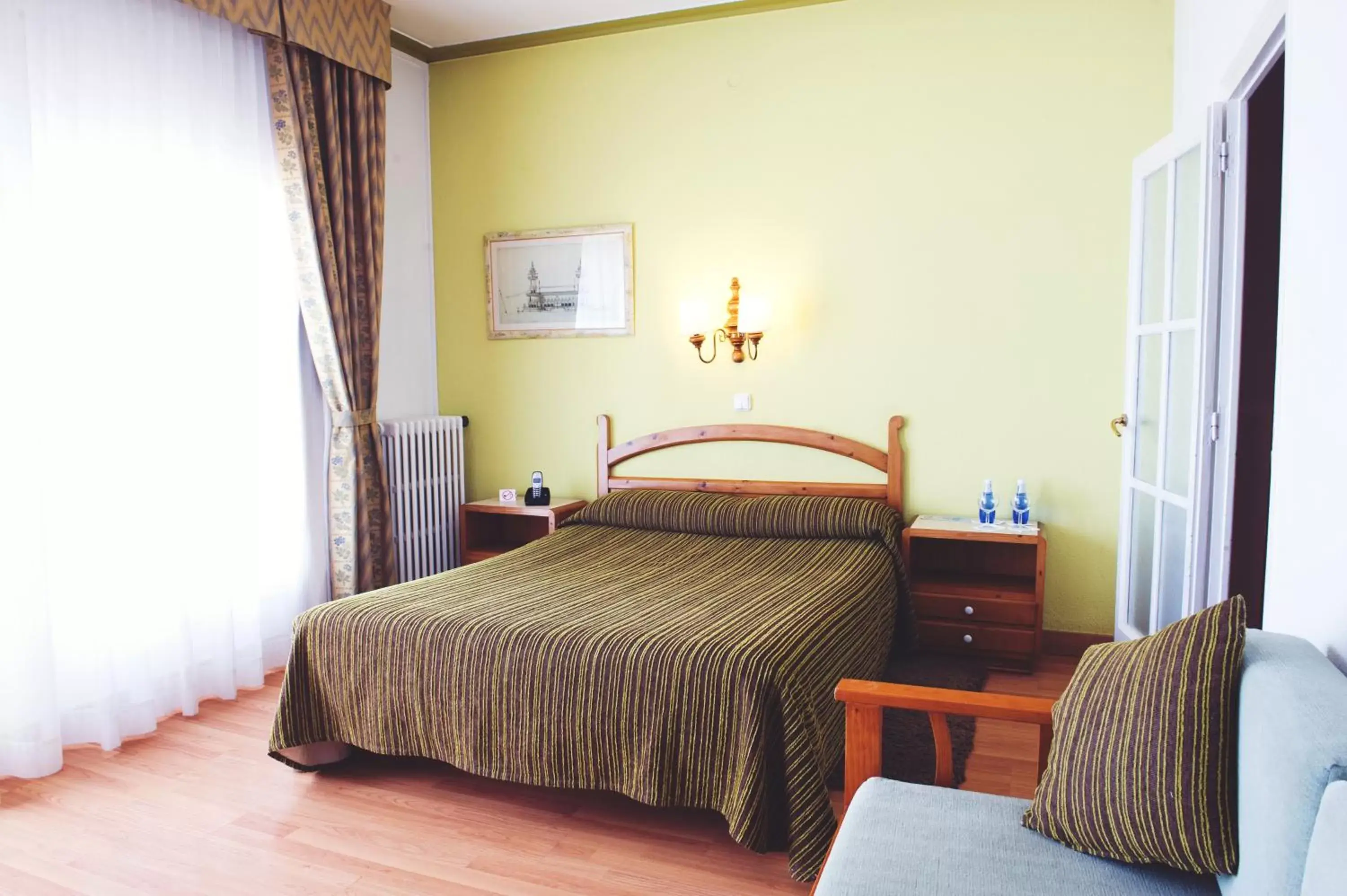 Bed in Hotel Miramar Badalona