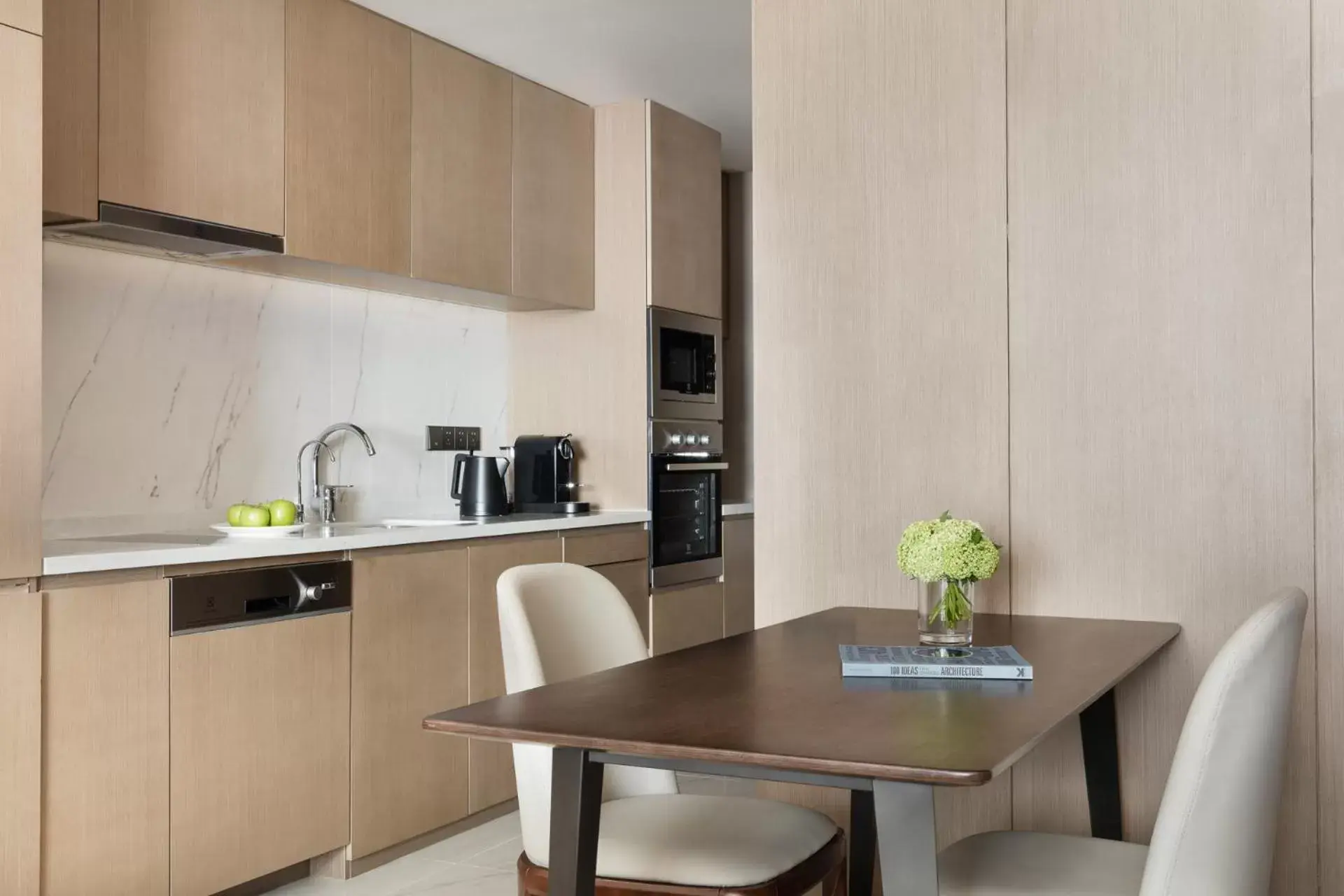 Studio Apartment in Shanghai Marriott Hotel Pudong East - Only a 20 minute drive from Disney Studio Apartment in Shanghai Marriott Hotel Pudong East - Only a 20 minute drive from Disney