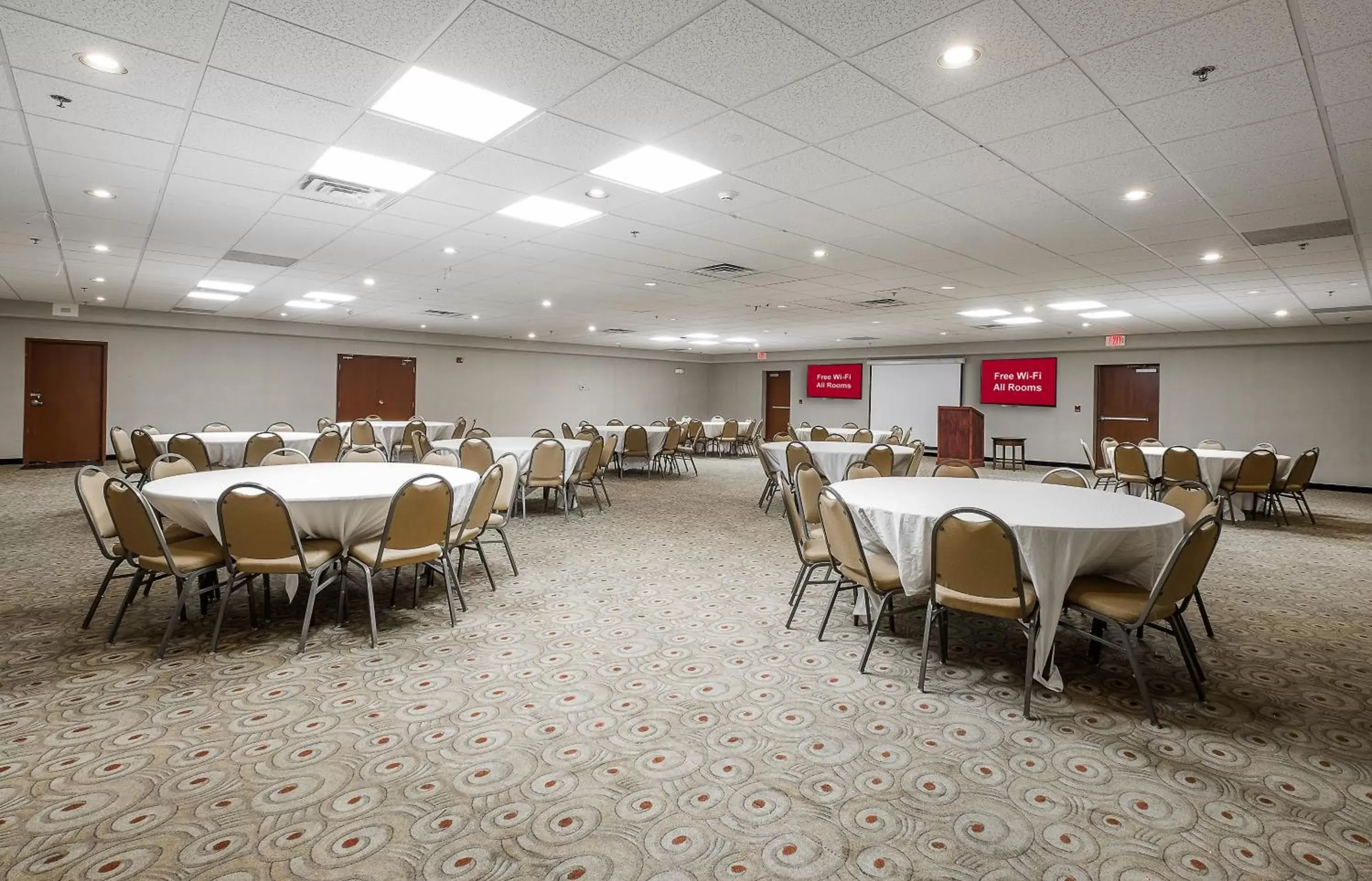 Meeting/conference room in Red Roof Inn Hartford- New Britain