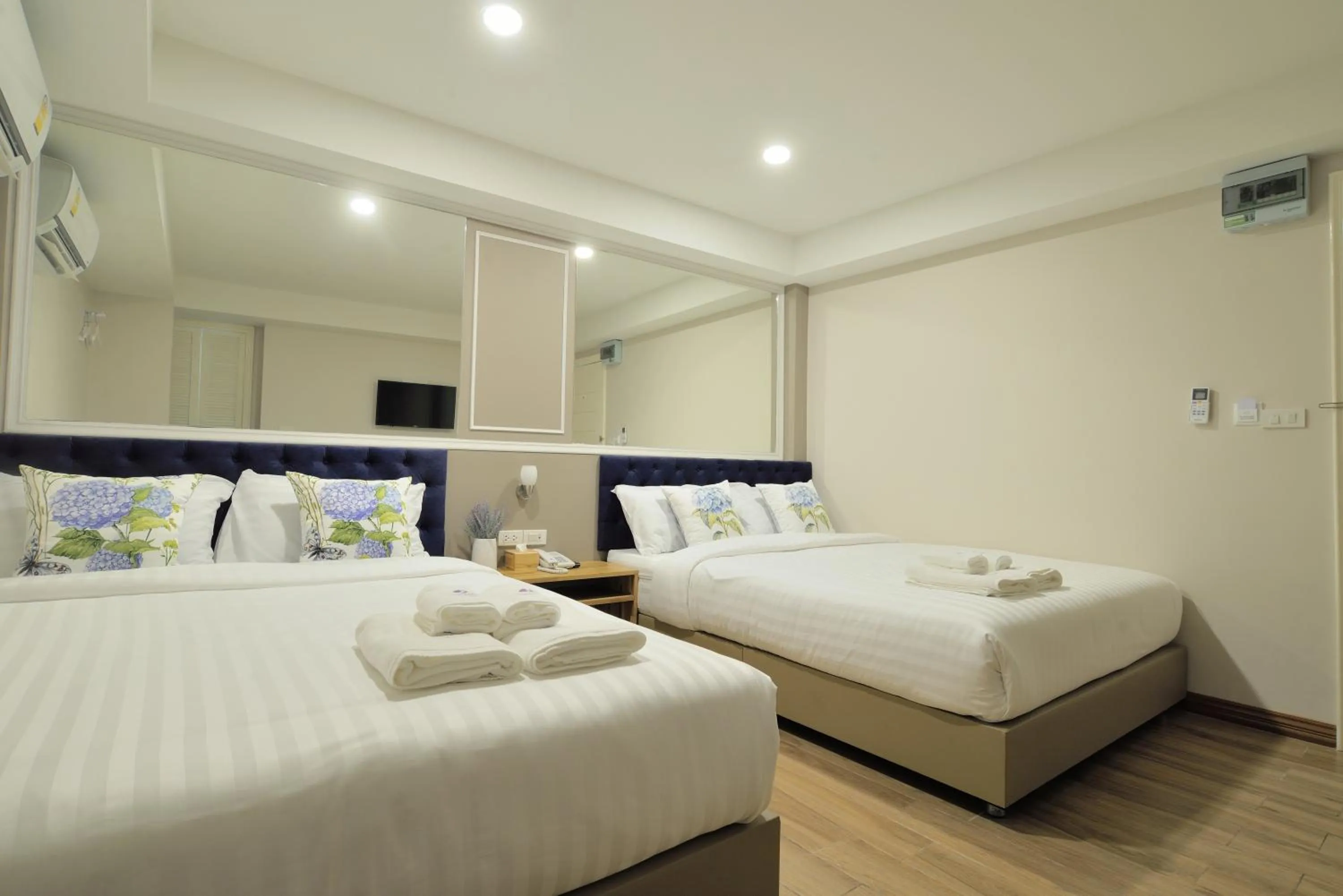 Bedroom, Bed in De Lavender Bangkok Hotel