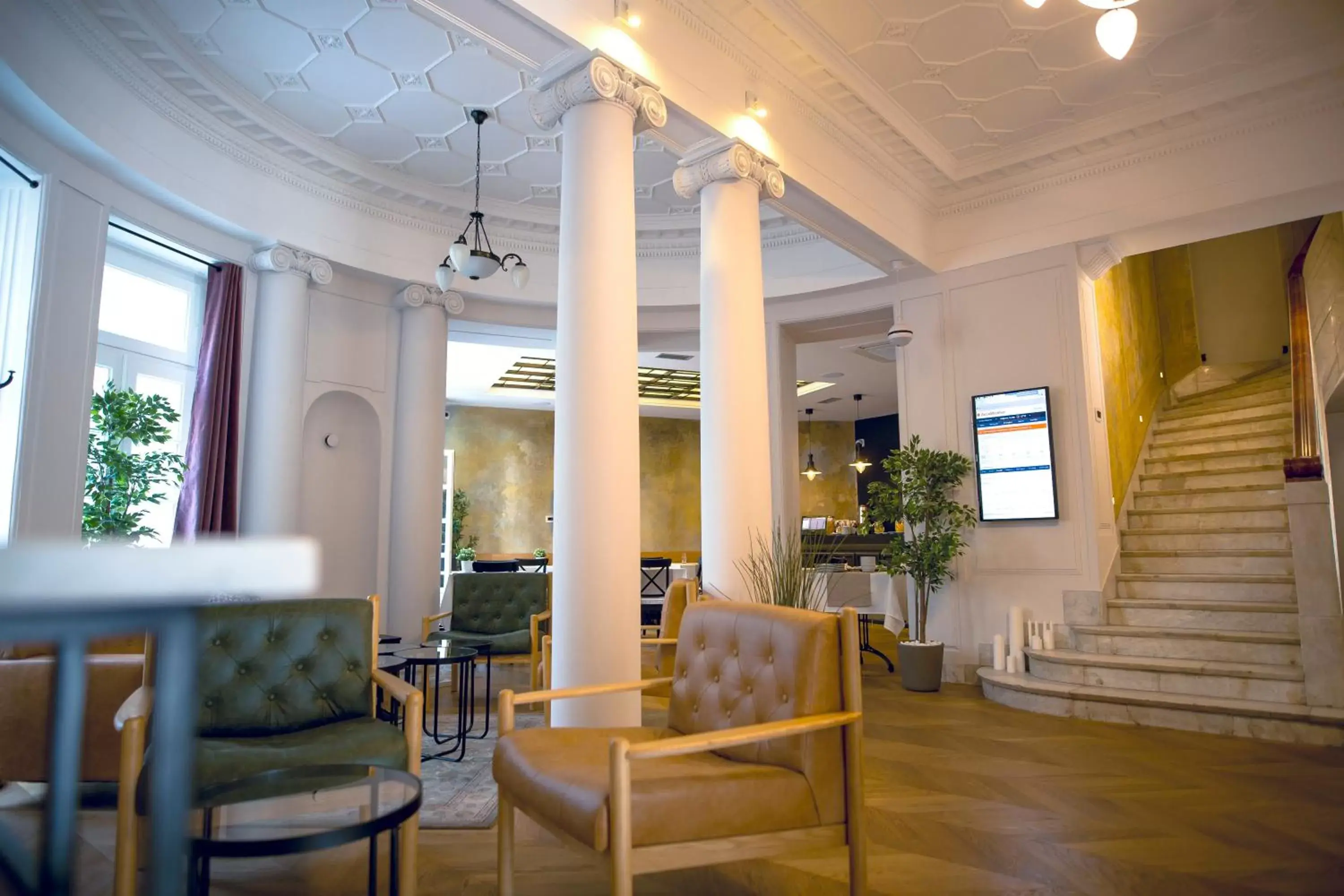 Lobby or reception in Public House Hotel
