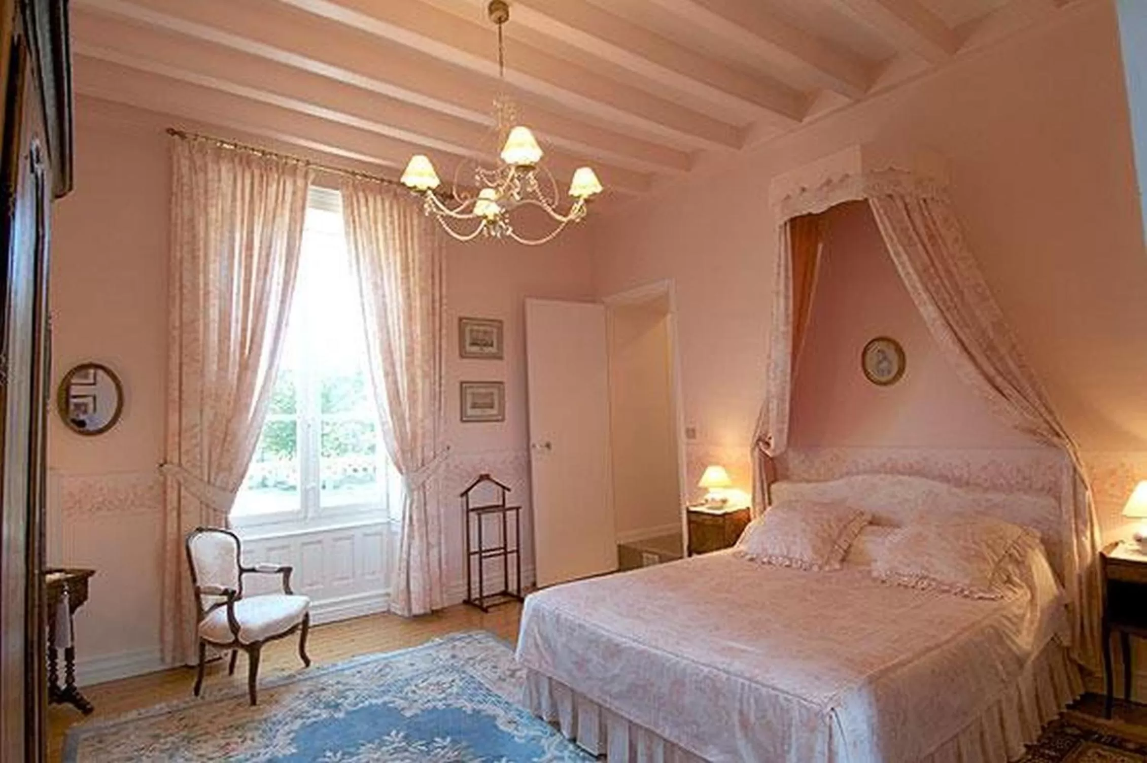 Photo of the whole room in Château de Nazé Vivy-Saumur