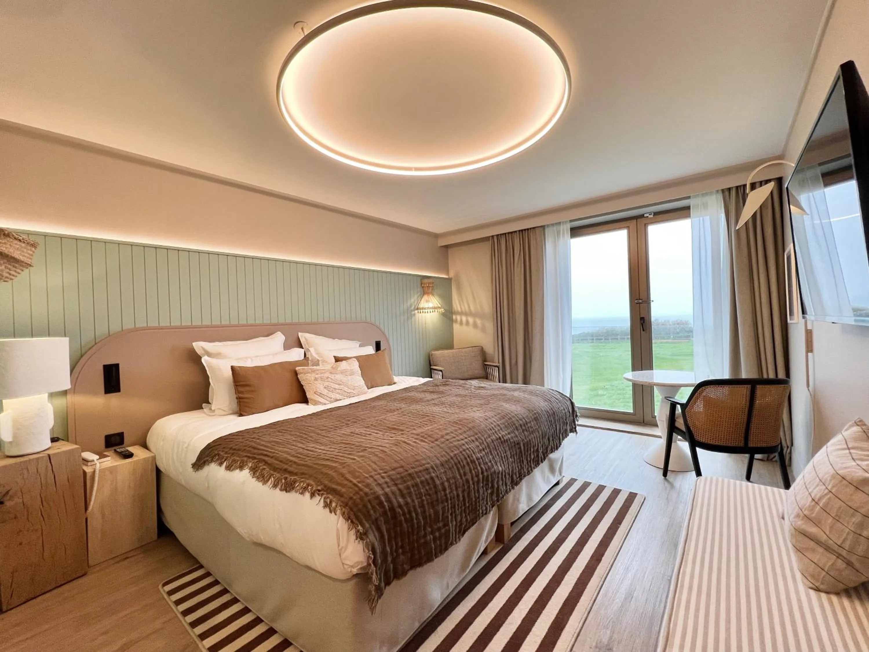 Bed in Emeria Dinard Thalasso Spa