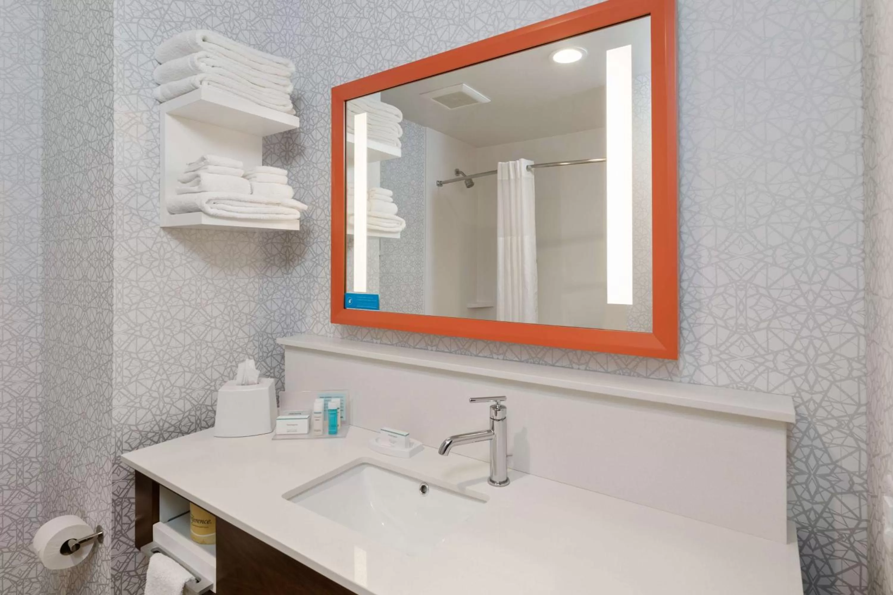 Bathroom in Hampton Inn Circleville, Oh