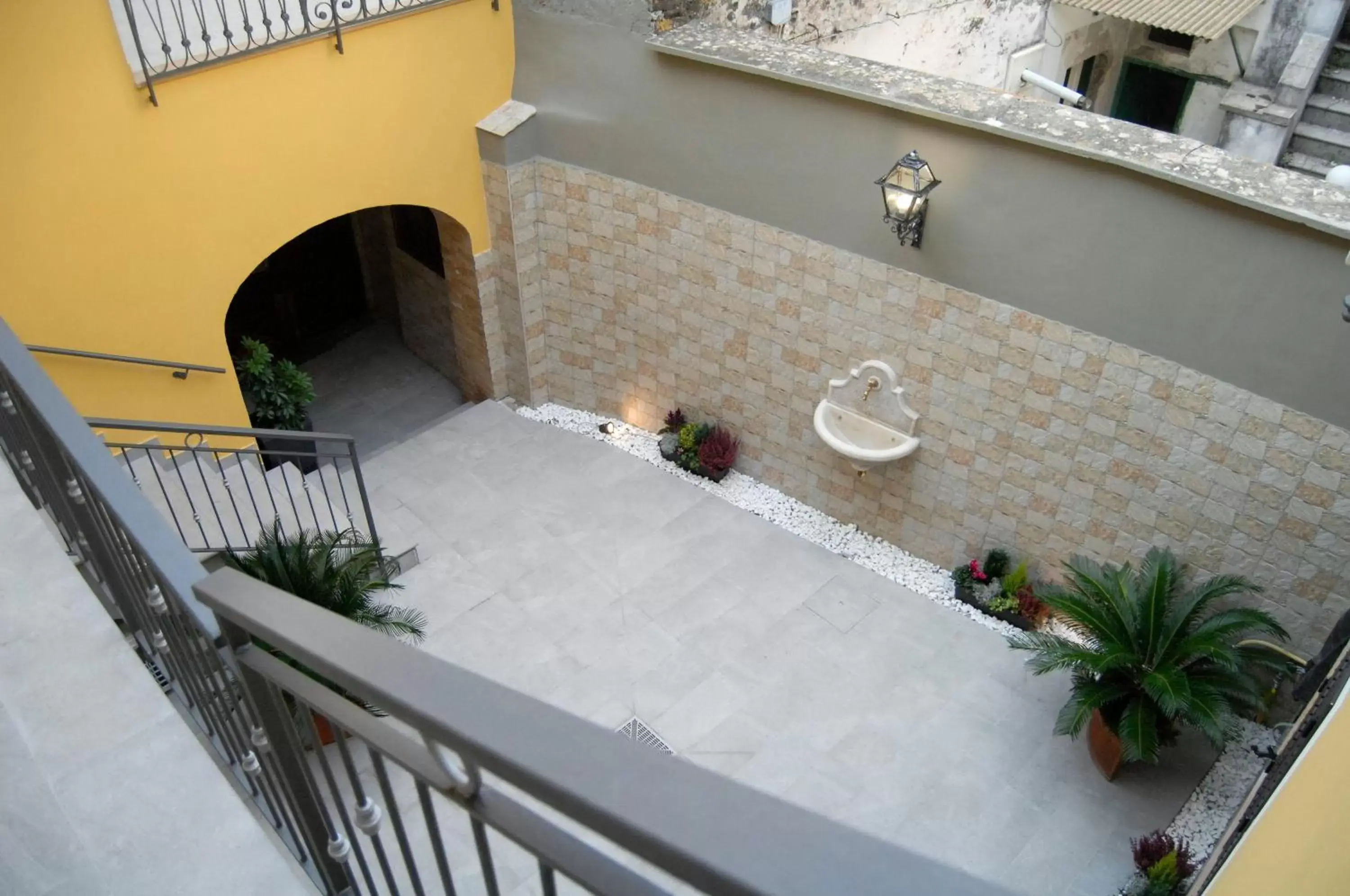 Property building, Balcony/Terrace in B&B Al Vicoletto