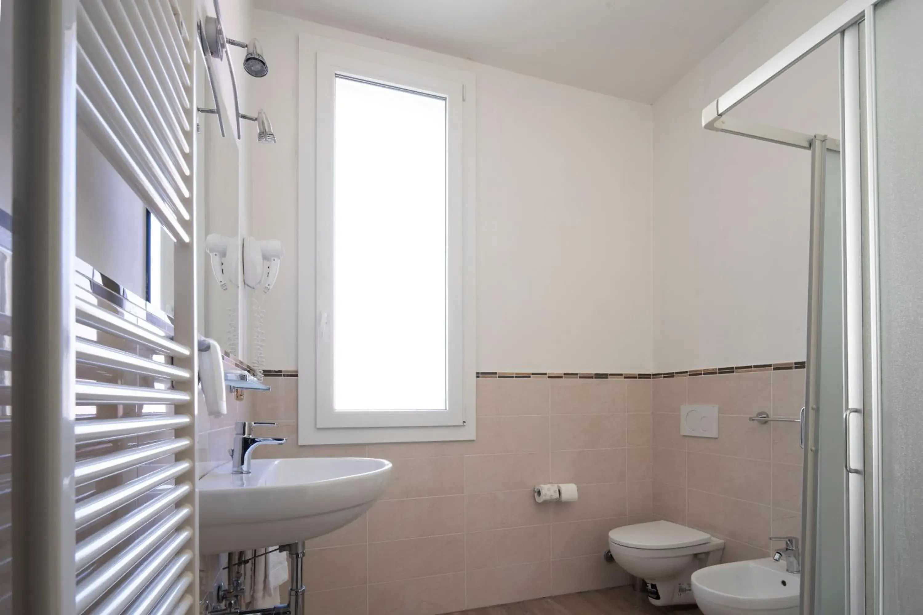 Toilet, Bathroom in Hotel Astoria