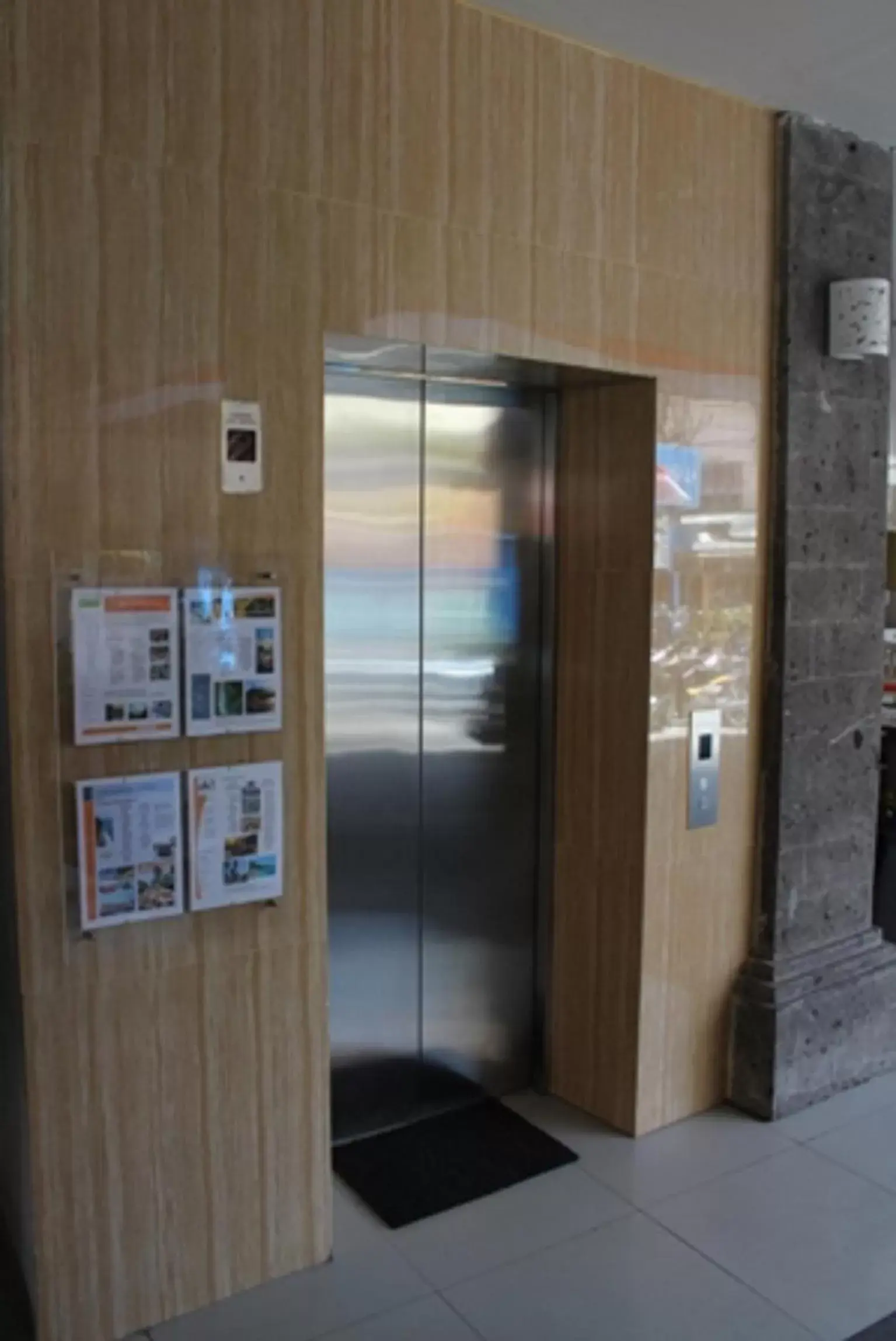 Lobby or reception in Hotel Karthi Kuta Lobby or reception in Hotel Karthi Kuta