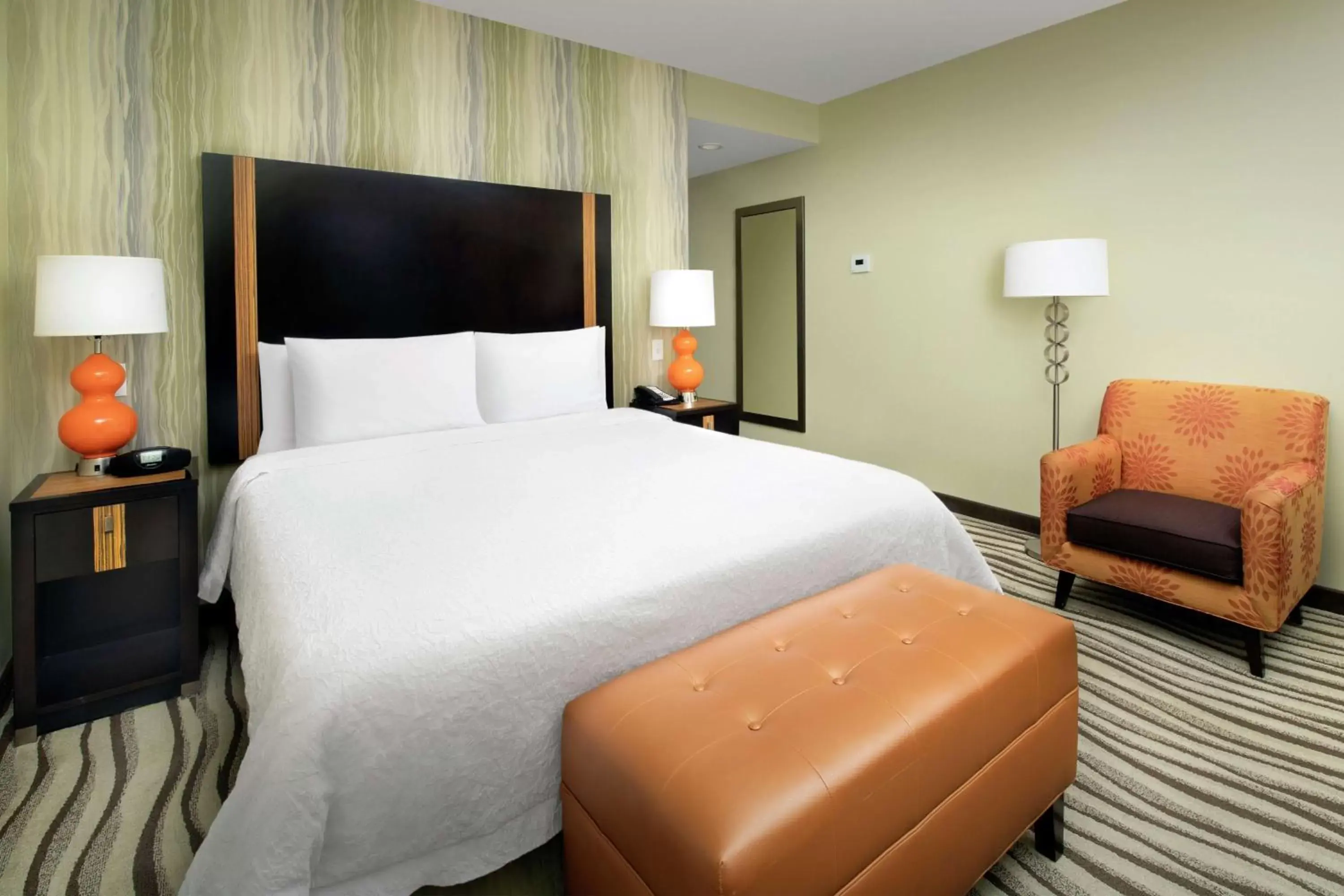 Bed in Hampton Inn & Suites El Paso/East
