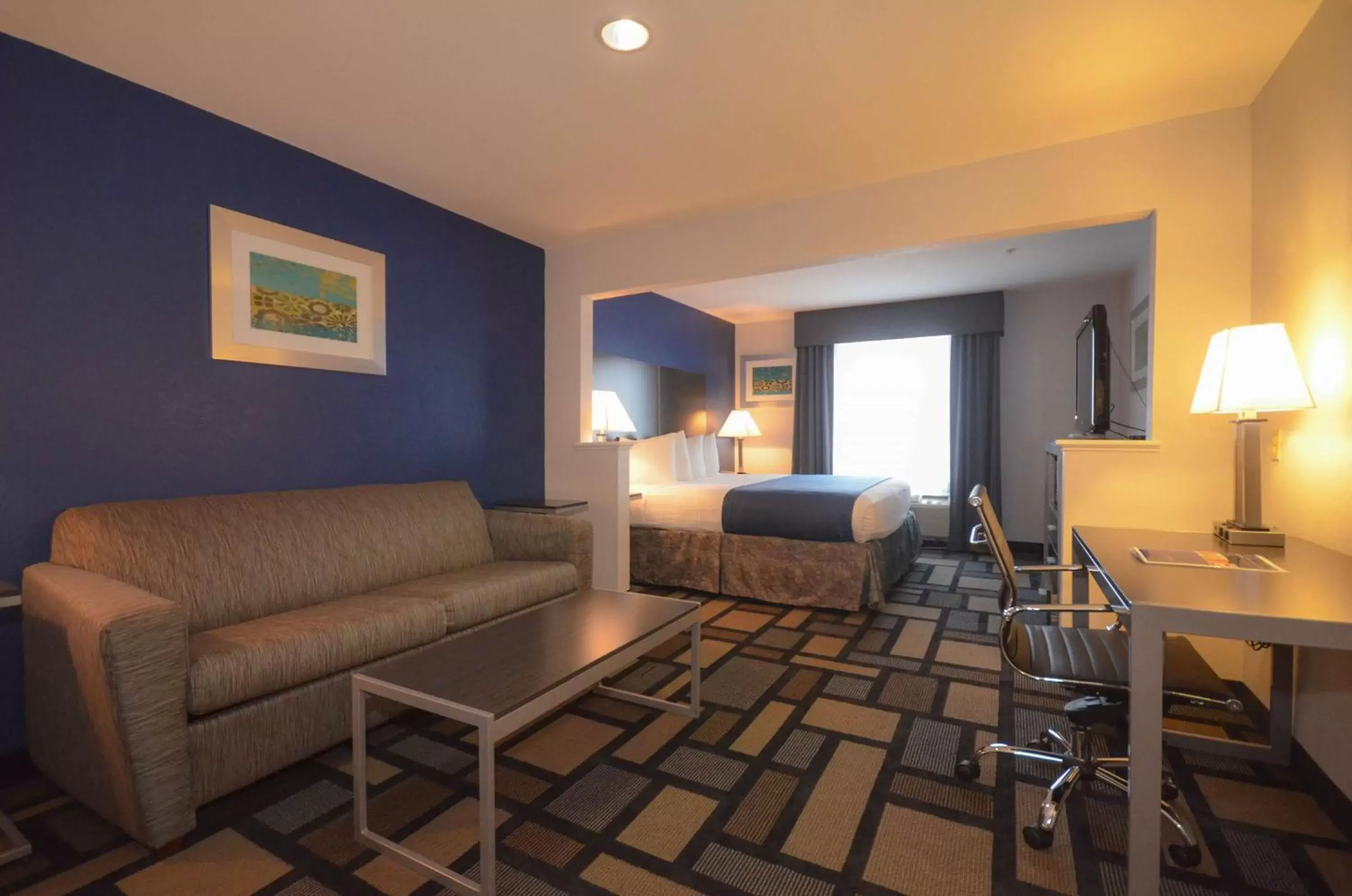 King Suite with Sofa Bed - Non-Smoking in Best Western Galleria Inn & Suites