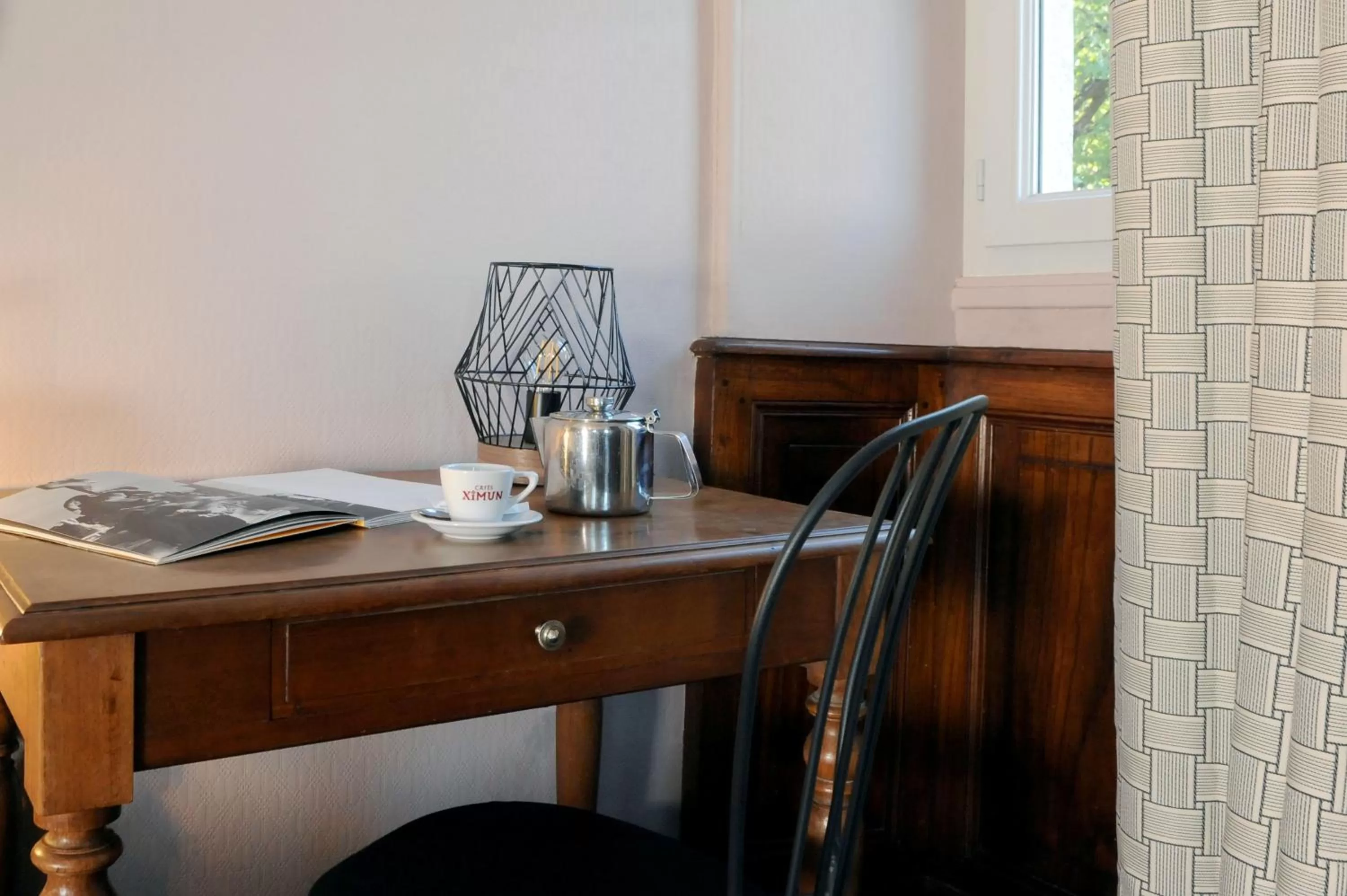 Decorative detail in Logis Hôtel du Chêne